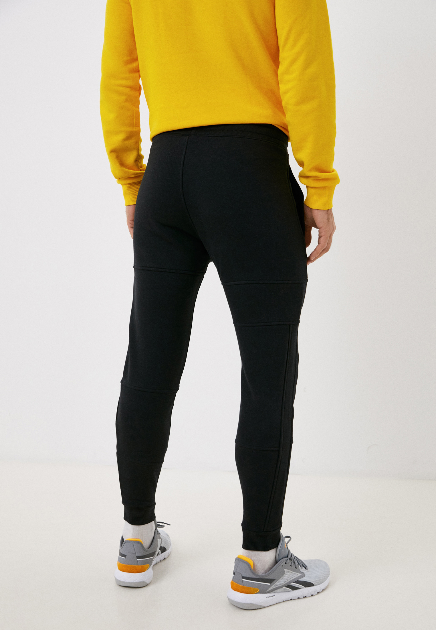 Мужские спортивные брюки Reebok (Рибок) HB5949 купить за 3519 руб.