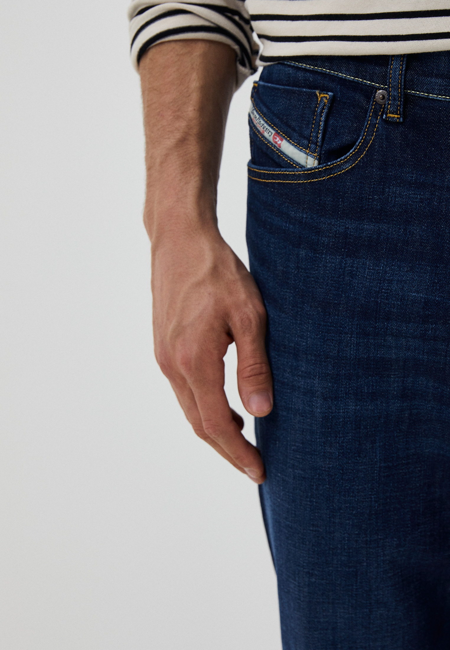 Мужские зауженные джинсы Diesel (Дизель) A0357109B90: изображение 8