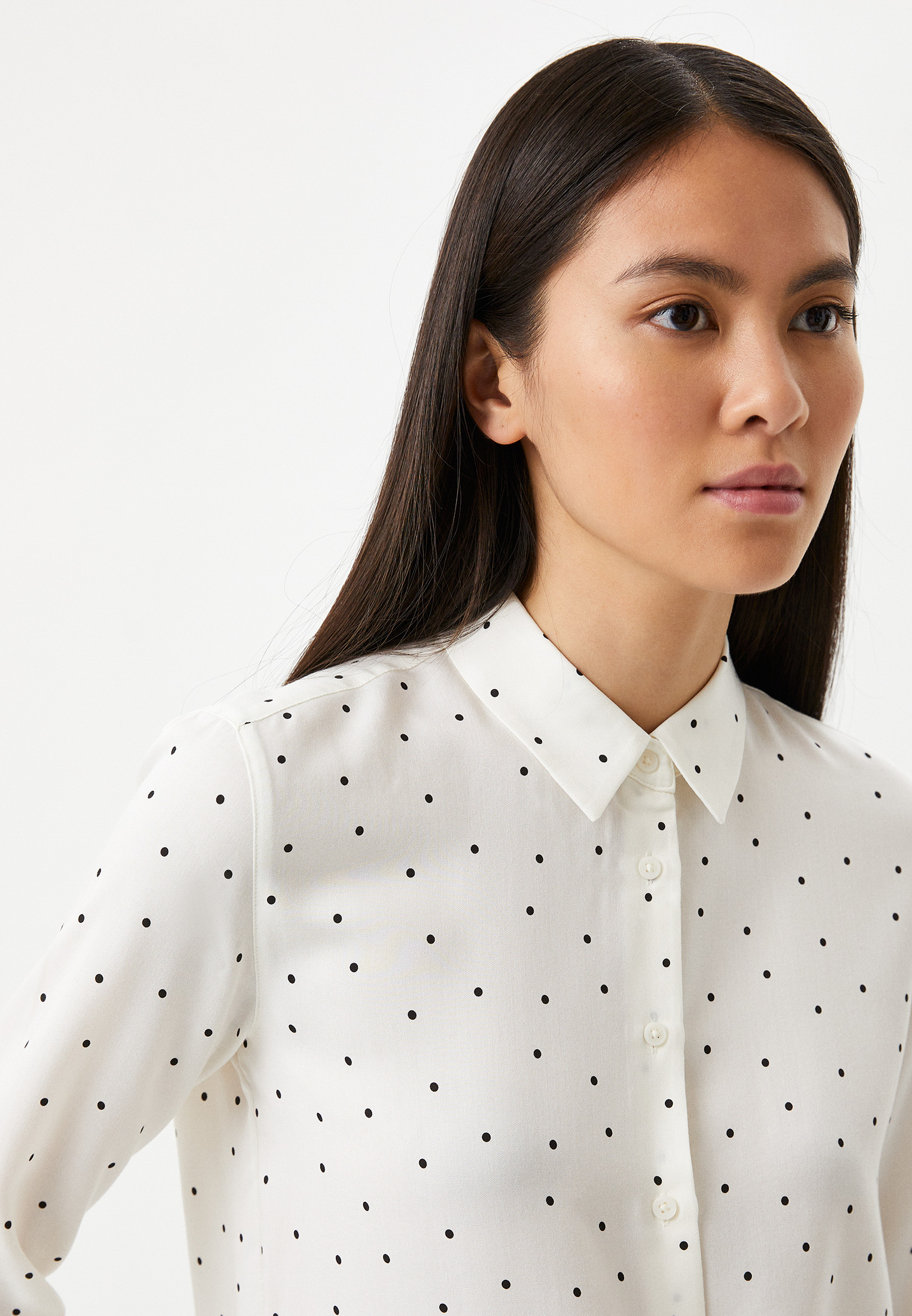 Серая женская блузка юникло. Льняная блузка uniqlo черного цвета. Блузки женские юникло ламода. Юникло белая блузка. Блузка юникло женская.