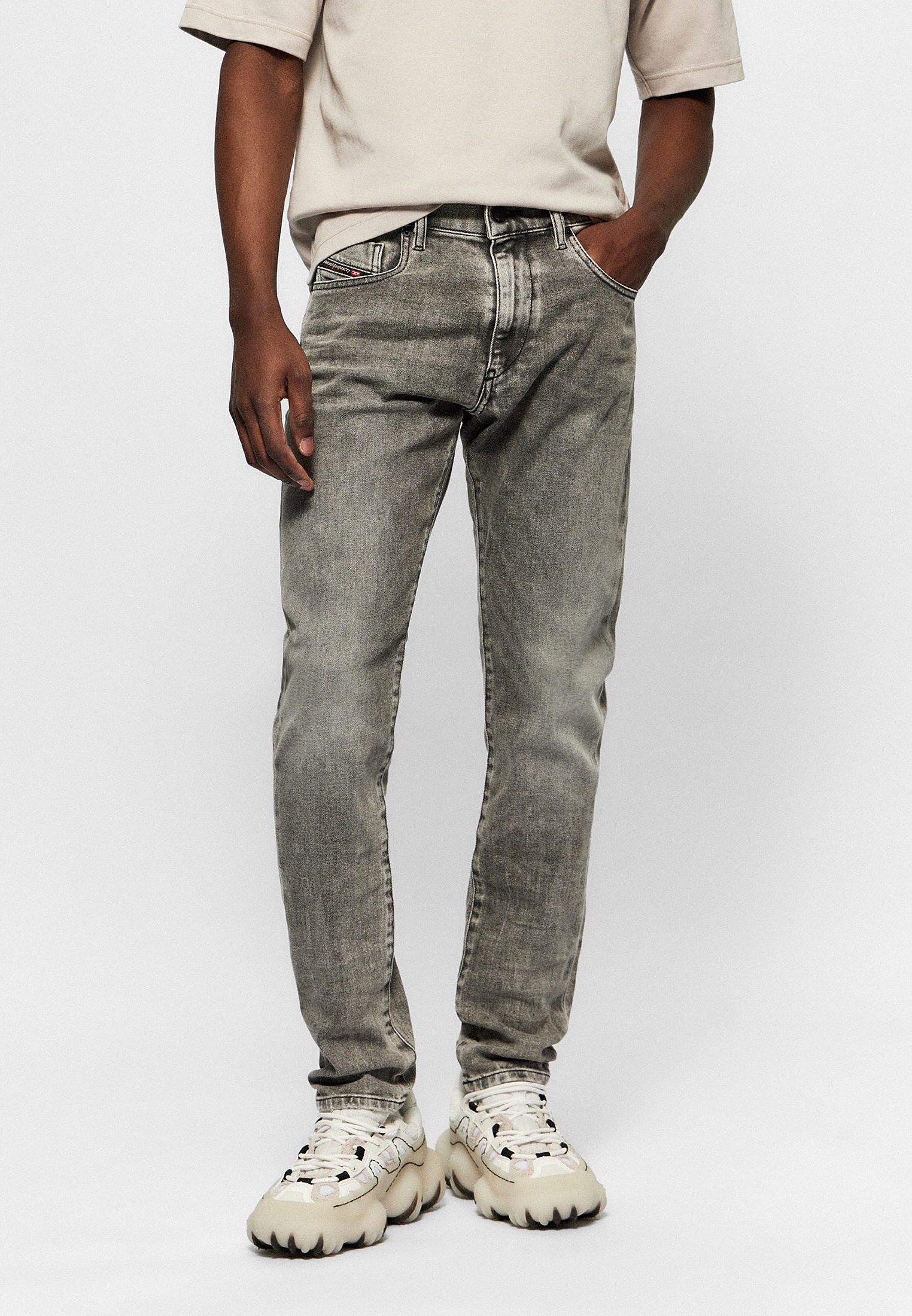 Мужские зауженные джинсы Diesel (Дизель) 00SPW5009KA: изображение 5