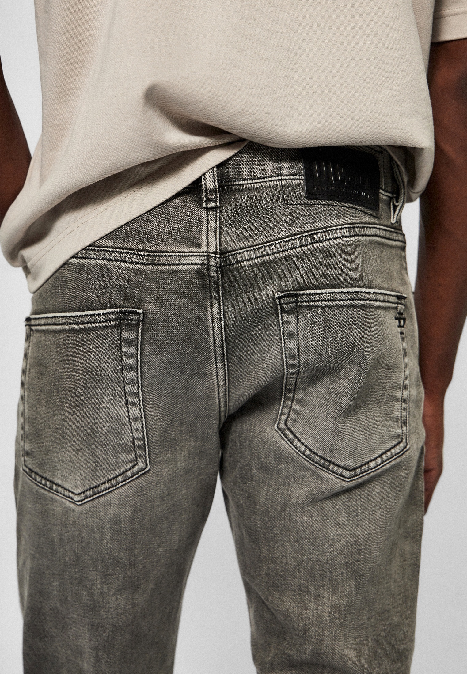 Мужские зауженные джинсы Diesel (Дизель) 00SPW5009KA: изображение 9