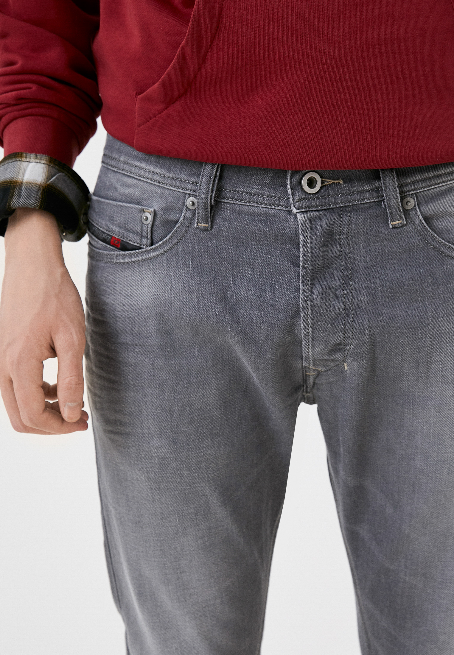 Мужские зауженные джинсы Diesel (Дизель) 00CKRIR39N8: изображение 4