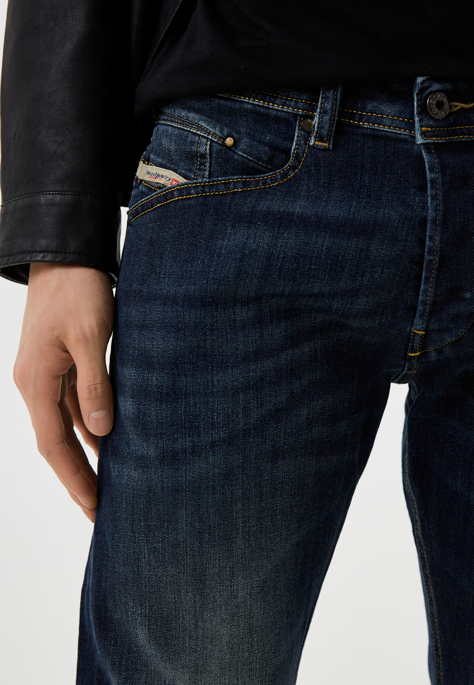 Мужские зауженные джинсы Diesel (Дизель) 00S4IN0814W: изображение 8