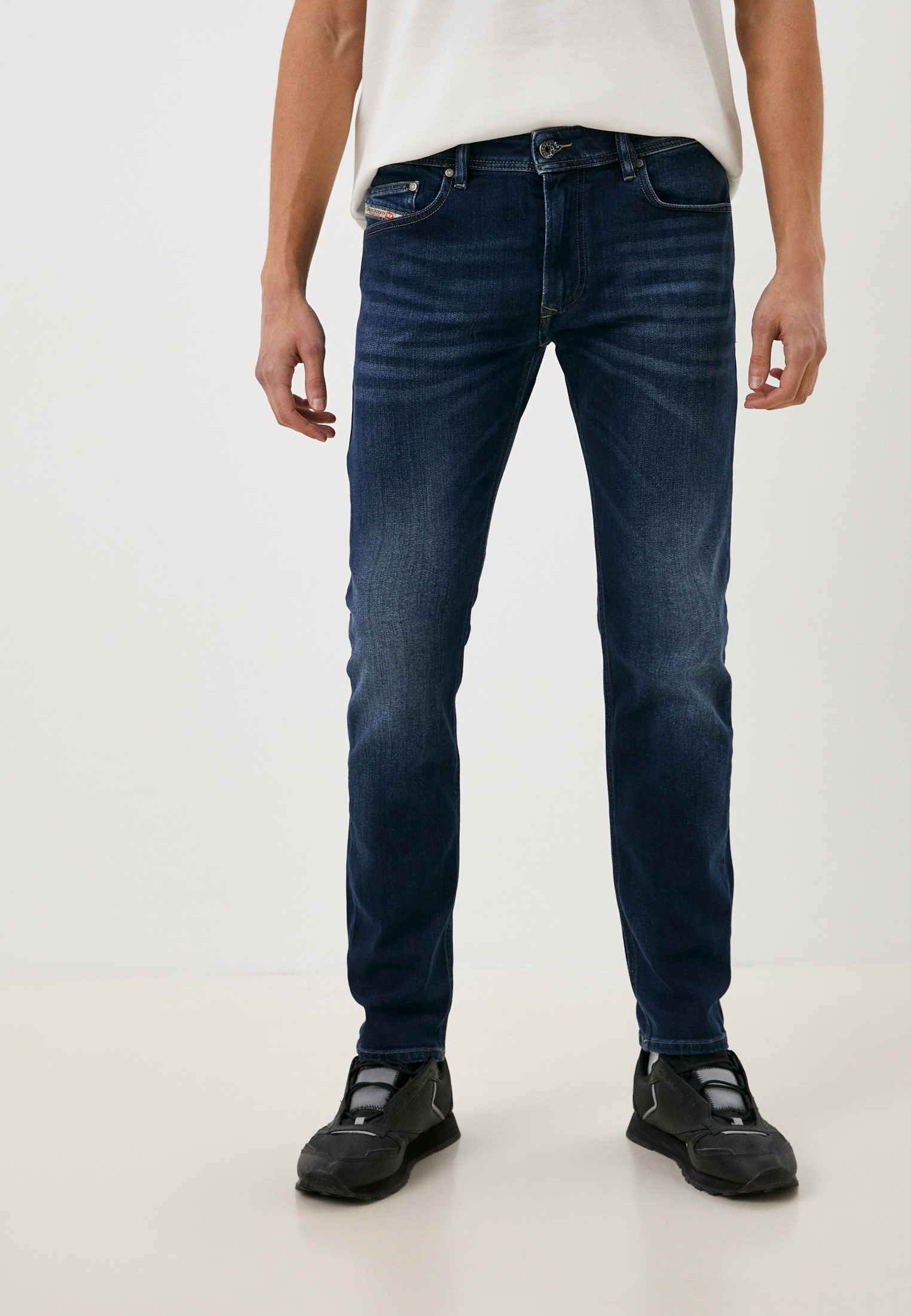 Мужские зауженные джинсы Diesel (Дизель) 00SECGR86L0: изображение 1
