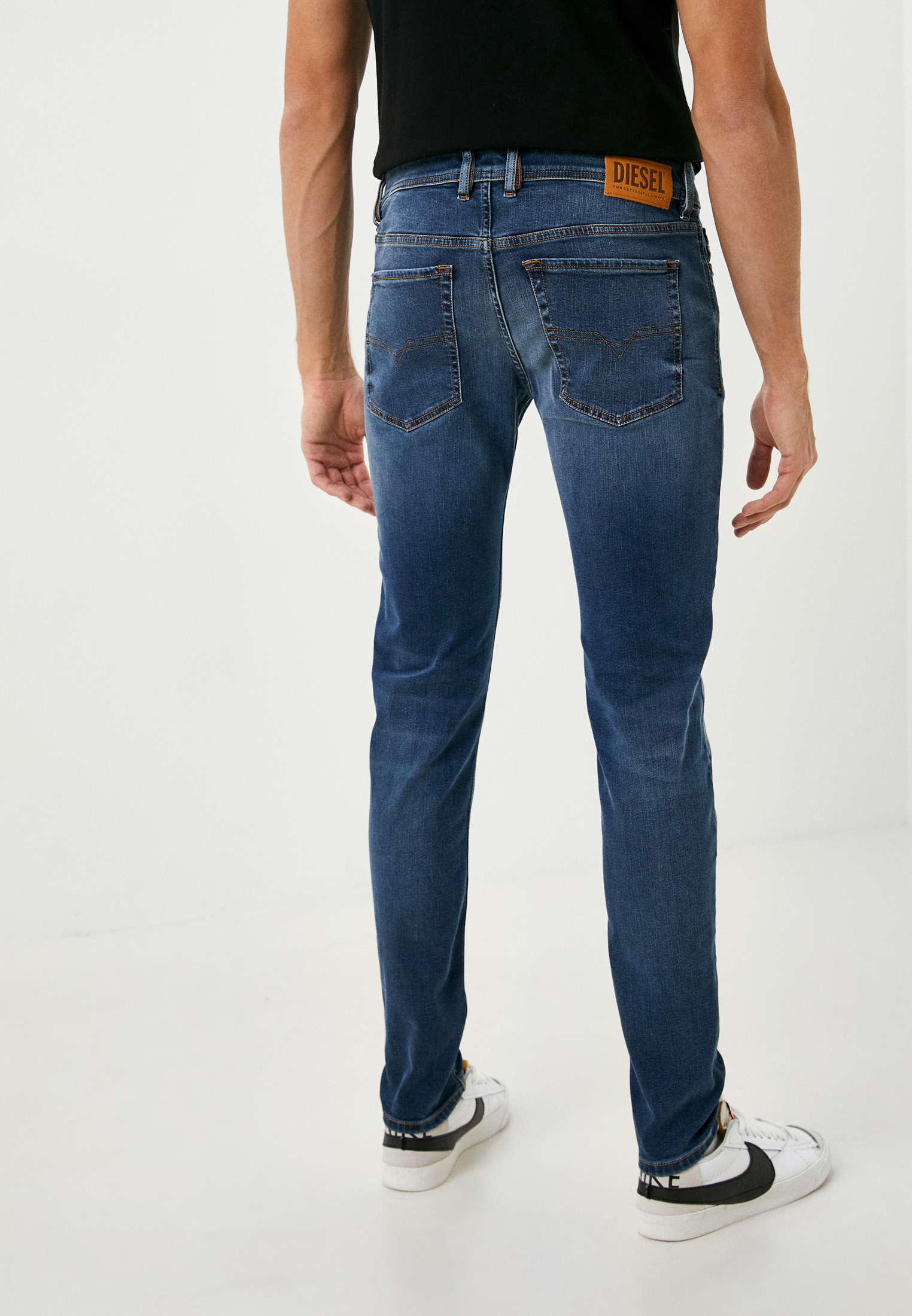 Мужские зауженные джинсы Diesel (Дизель) 00SWJF009LX: изображение 3