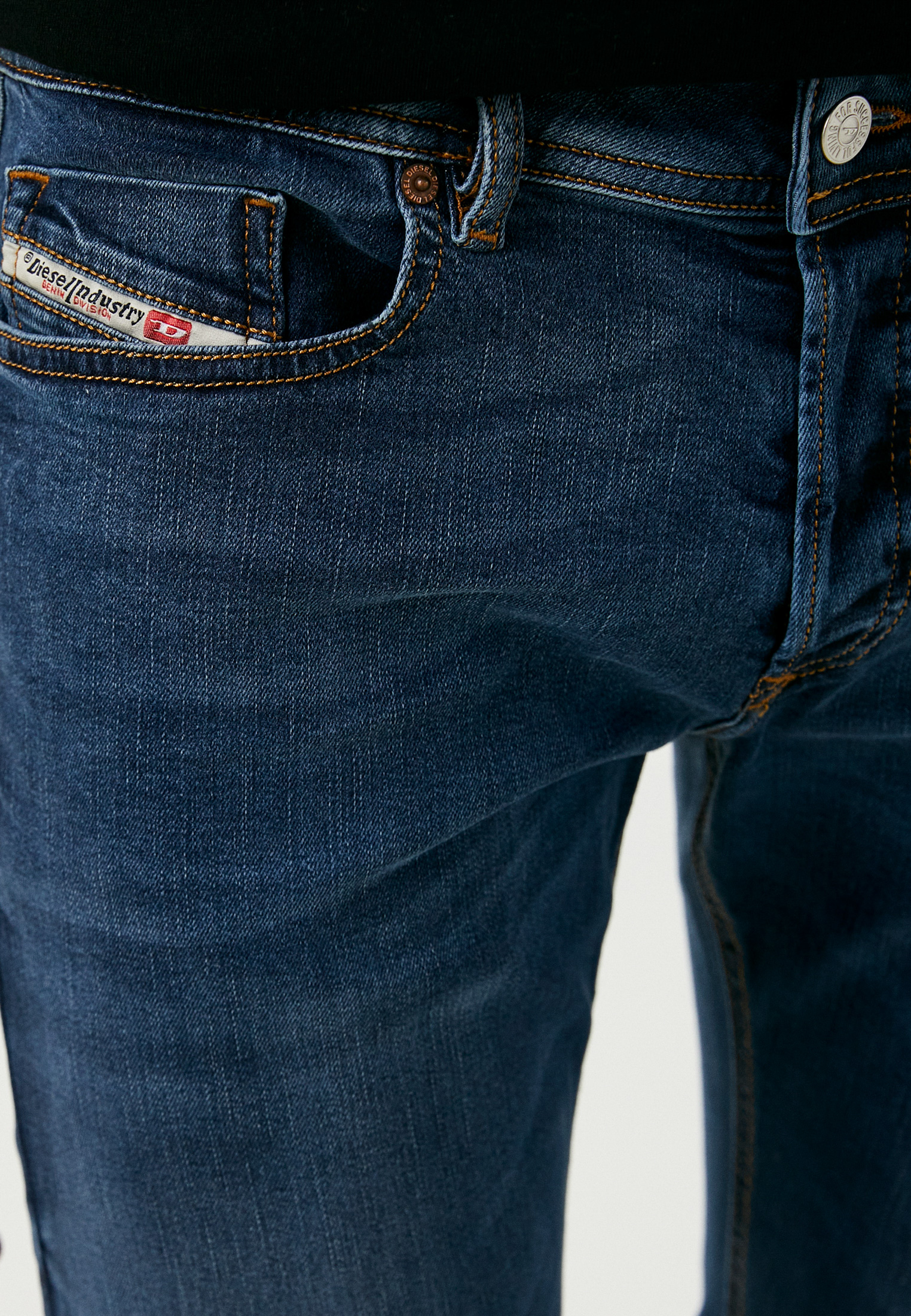 Мужские зауженные джинсы Diesel (Дизель) 00SWJF009LX: изображение 4