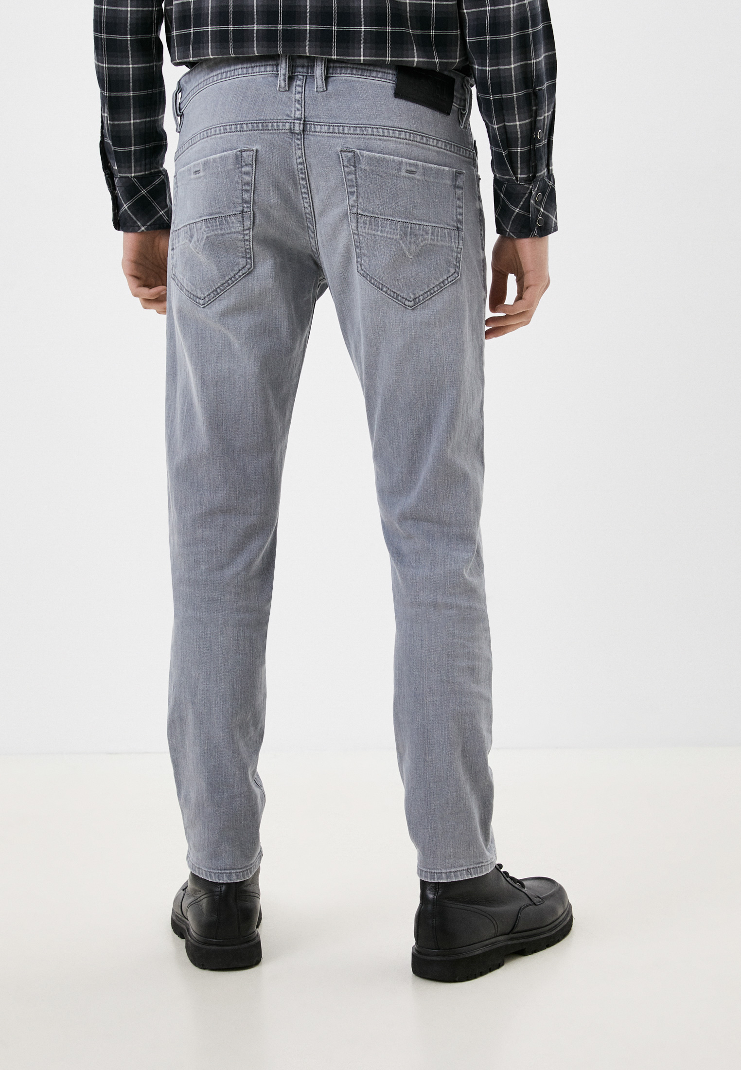 Мужские зауженные джинсы Diesel (Дизель) 00SXUF0890E: изображение 11