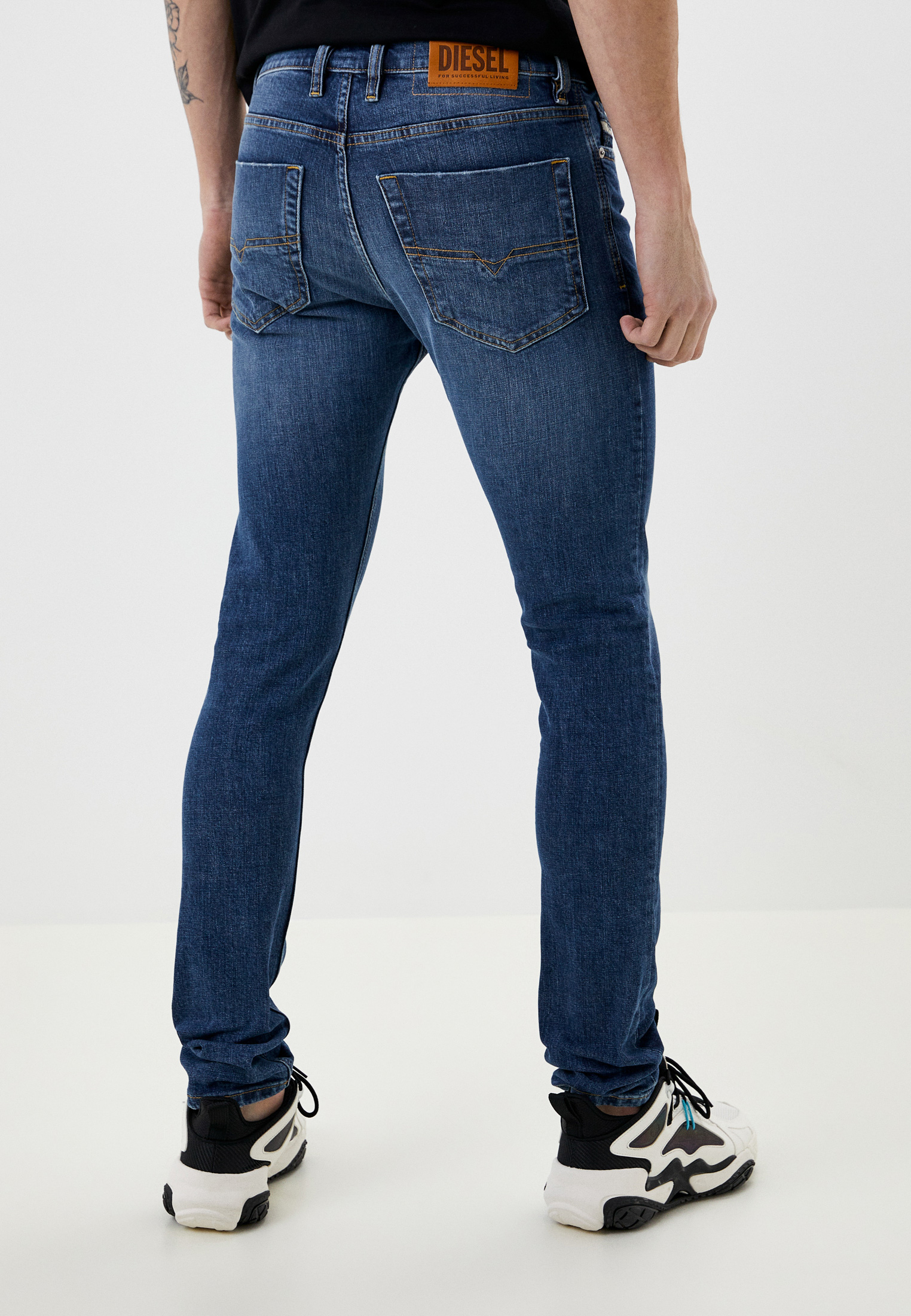 Мужские зауженные джинсы Diesel (Дизель) 00SWID009IX: изображение 3
