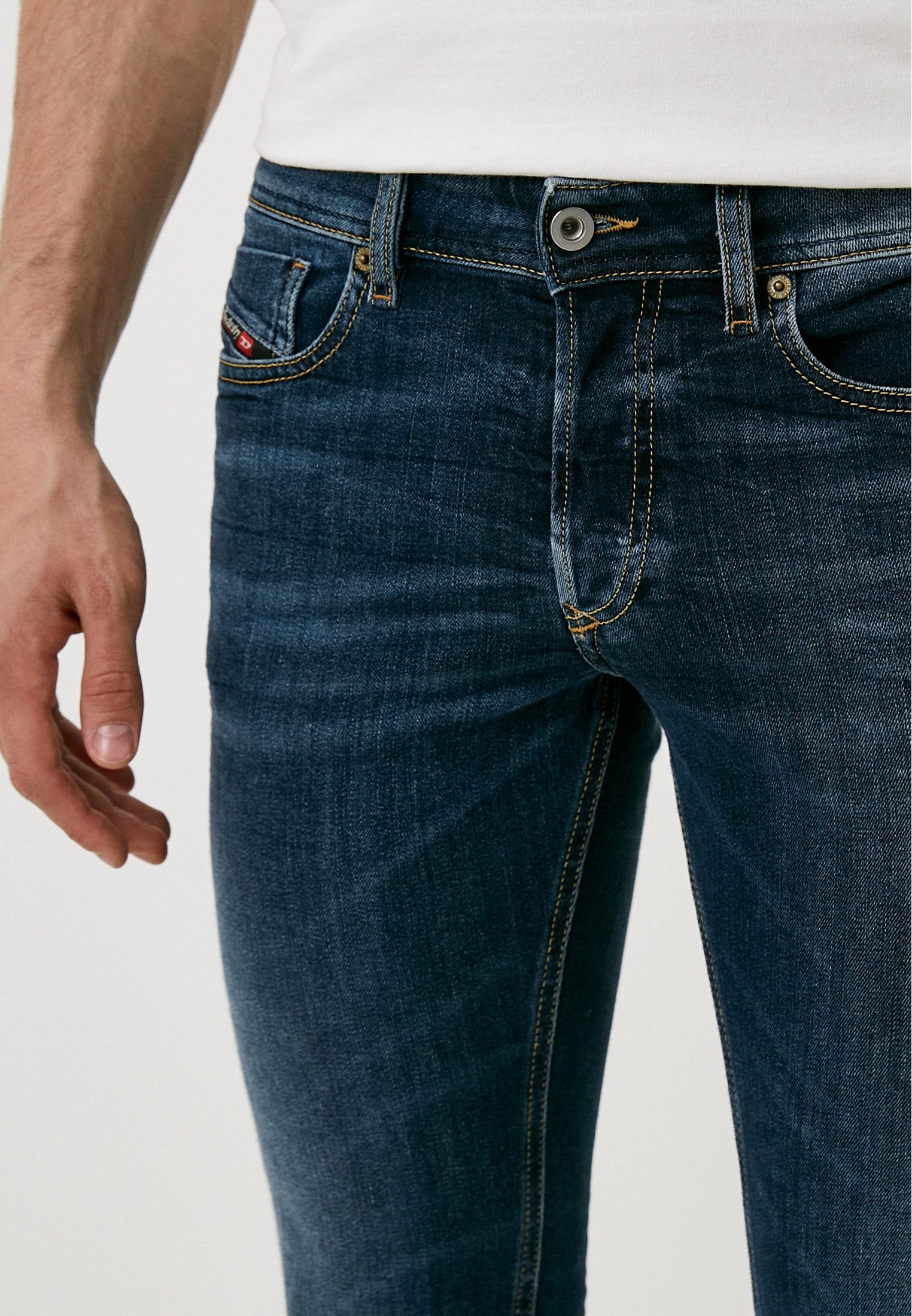 Мужские зауженные джинсы Diesel (Дизель) 00SWJF0095F: изображение 8