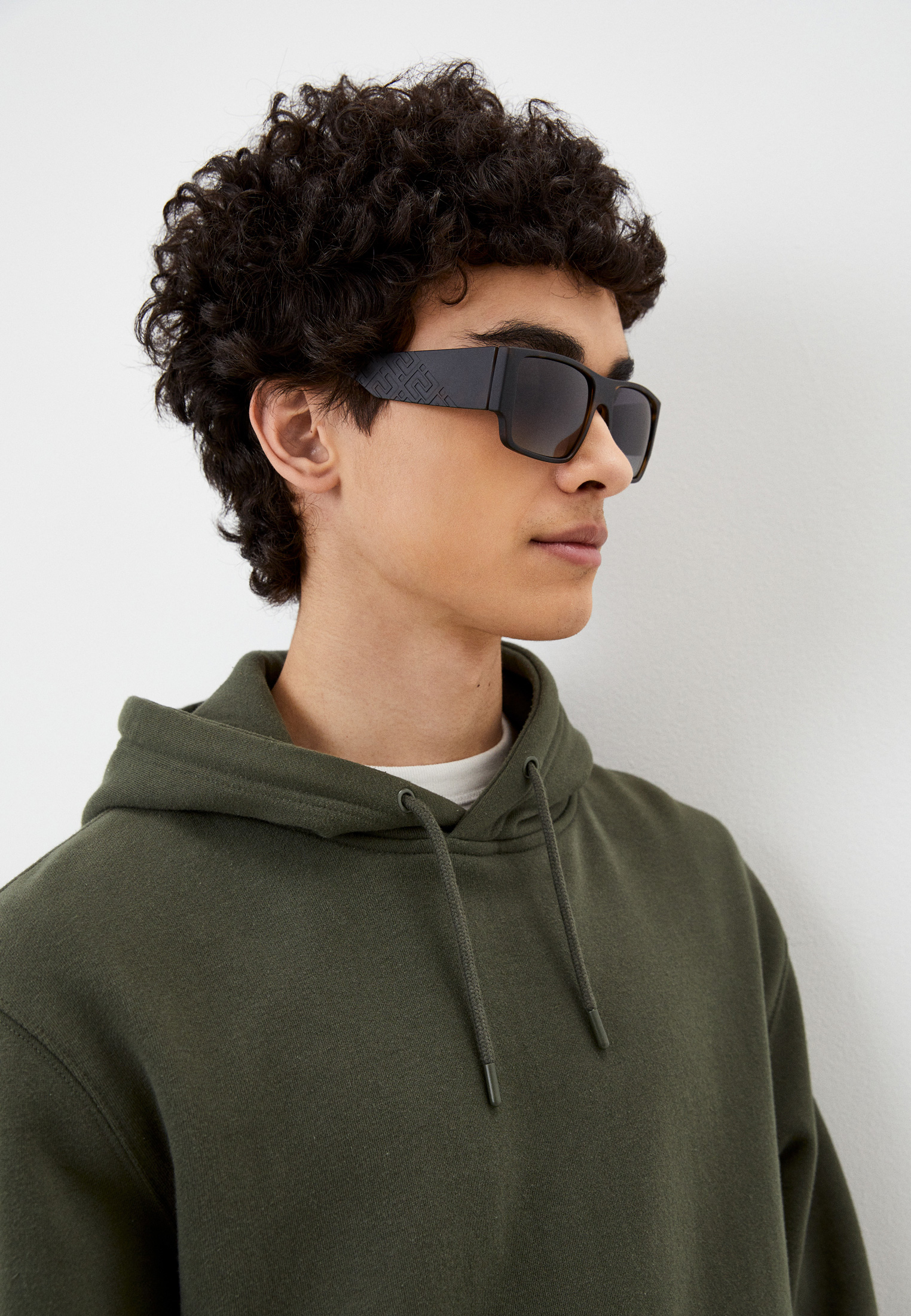 Мужские солнцезащитные очки Invu B2340C