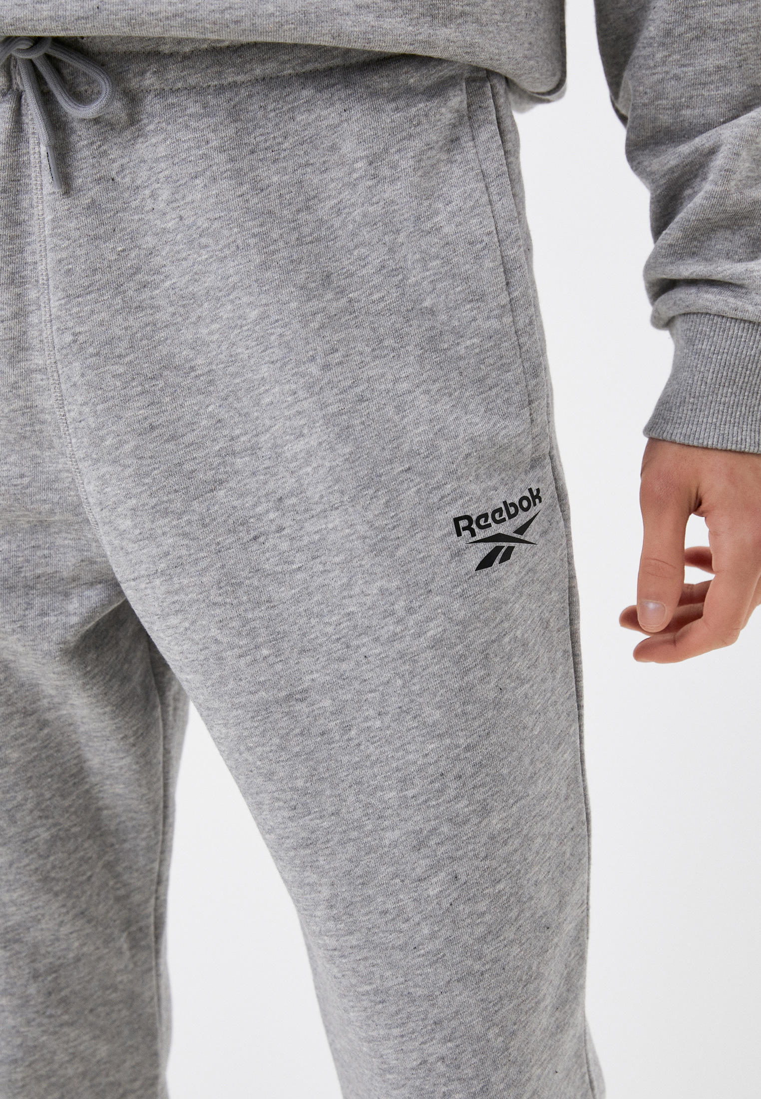 Мужские спортивные брюки Reebok (Рибок) HZ8785 купить за 2914 руб.