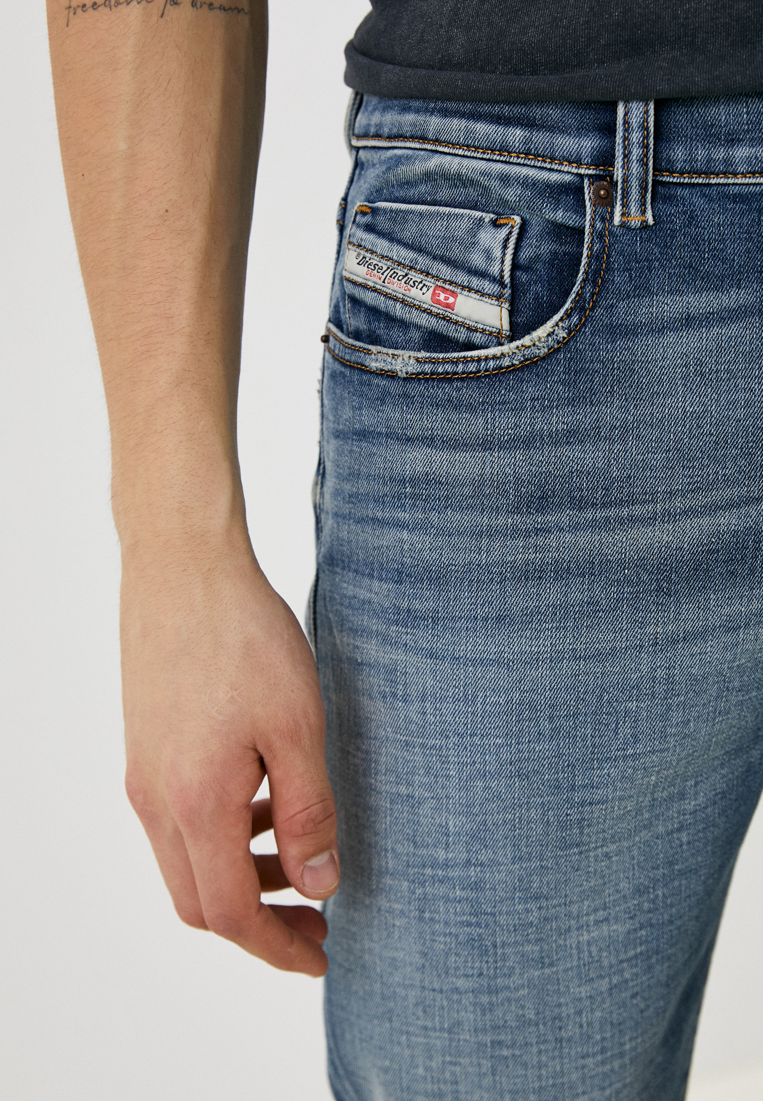 Мужские зауженные джинсы Diesel (Дизель) A0355809C87: изображение 4