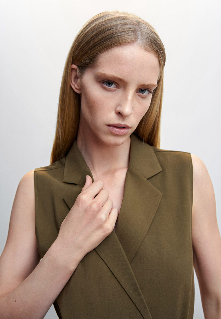 Платье женское Mango (Манго) 47095652 цвет хаки купить за 6749 руб.