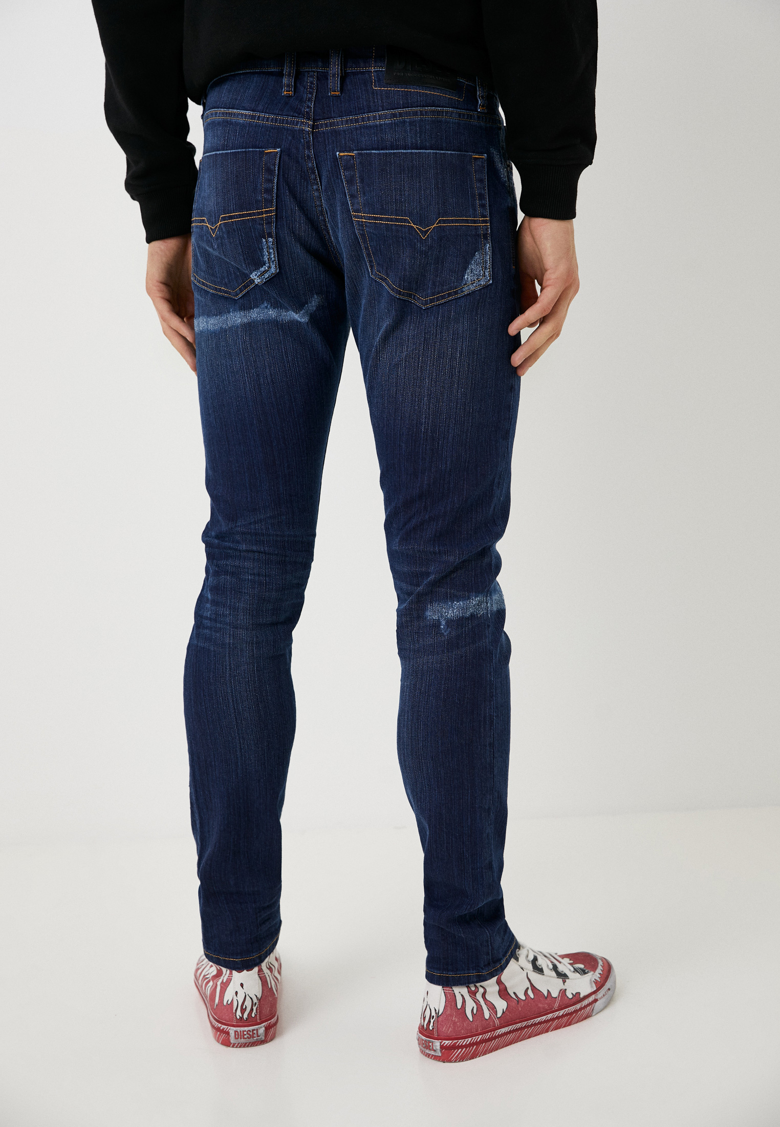 Мужские зауженные джинсы Diesel (Дизель) 00SWID0098N: изображение 11