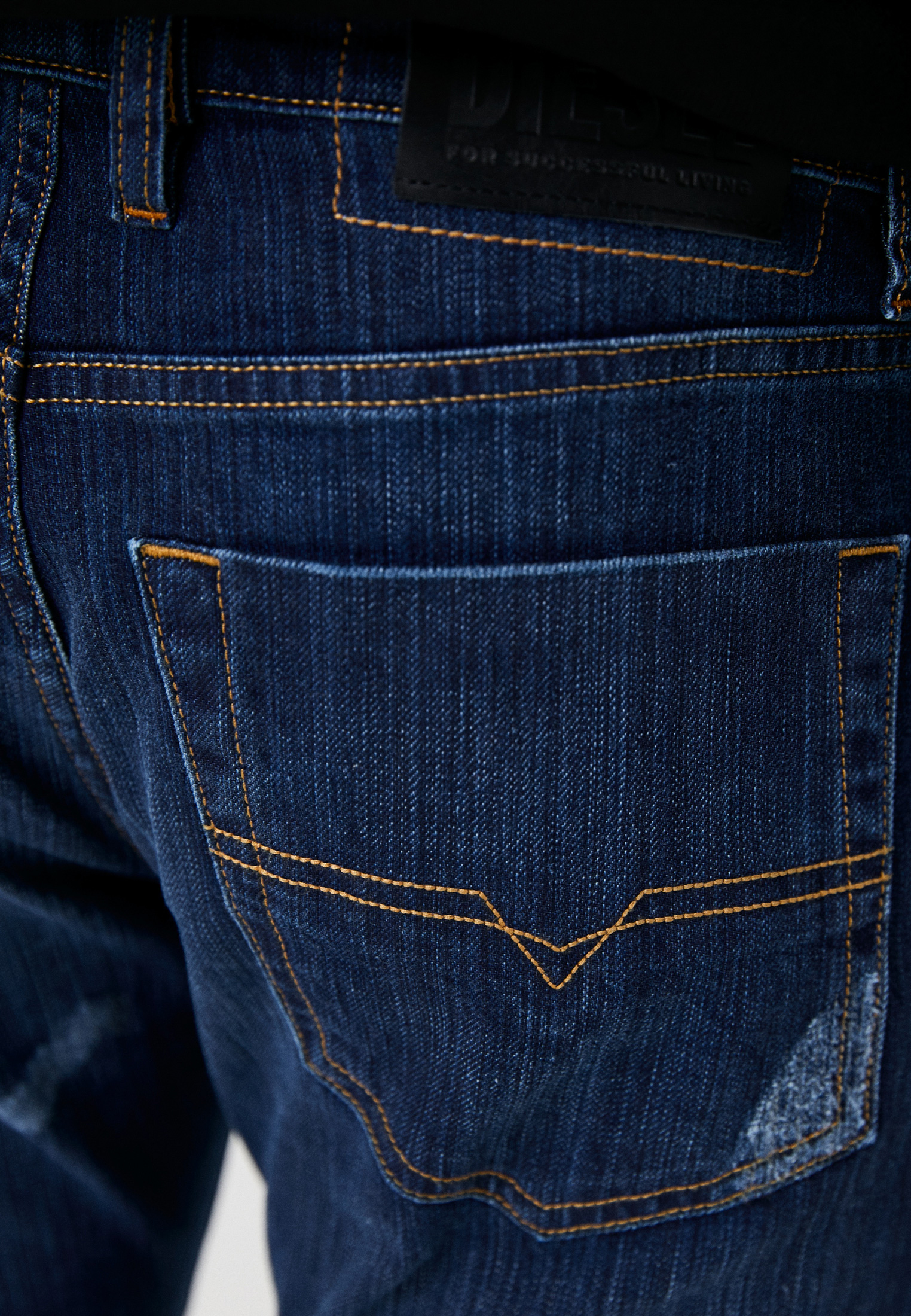 Мужские зауженные джинсы Diesel (Дизель) 00SWID0098N: изображение 12