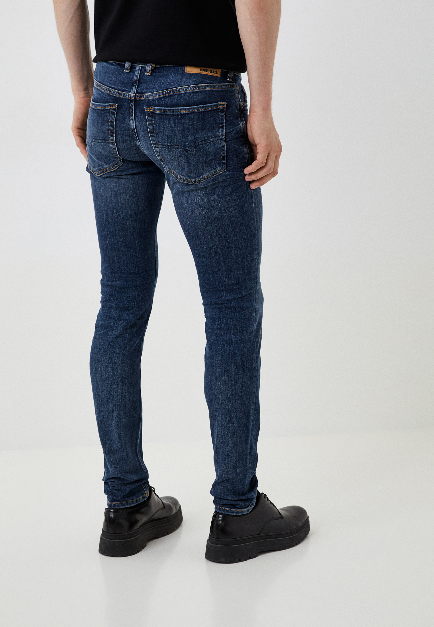 Мужские зауженные джинсы Diesel (Дизель) 00SWJF0095F: изображение 11