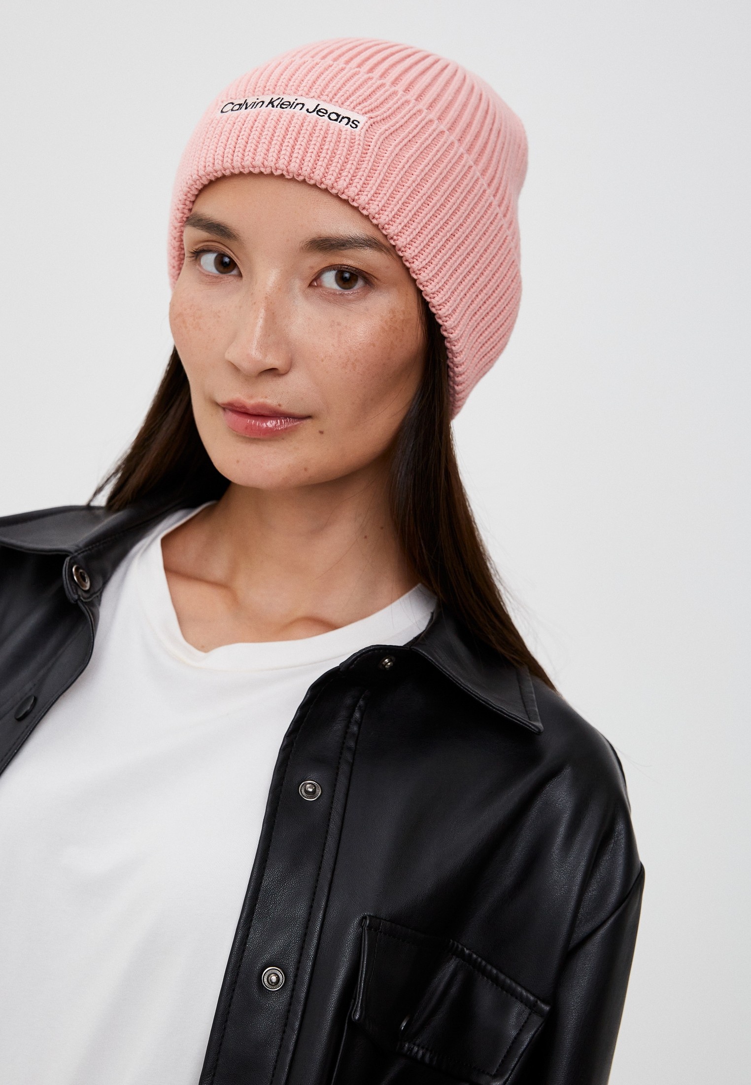 Купить Шапку Calvin Klein Женская