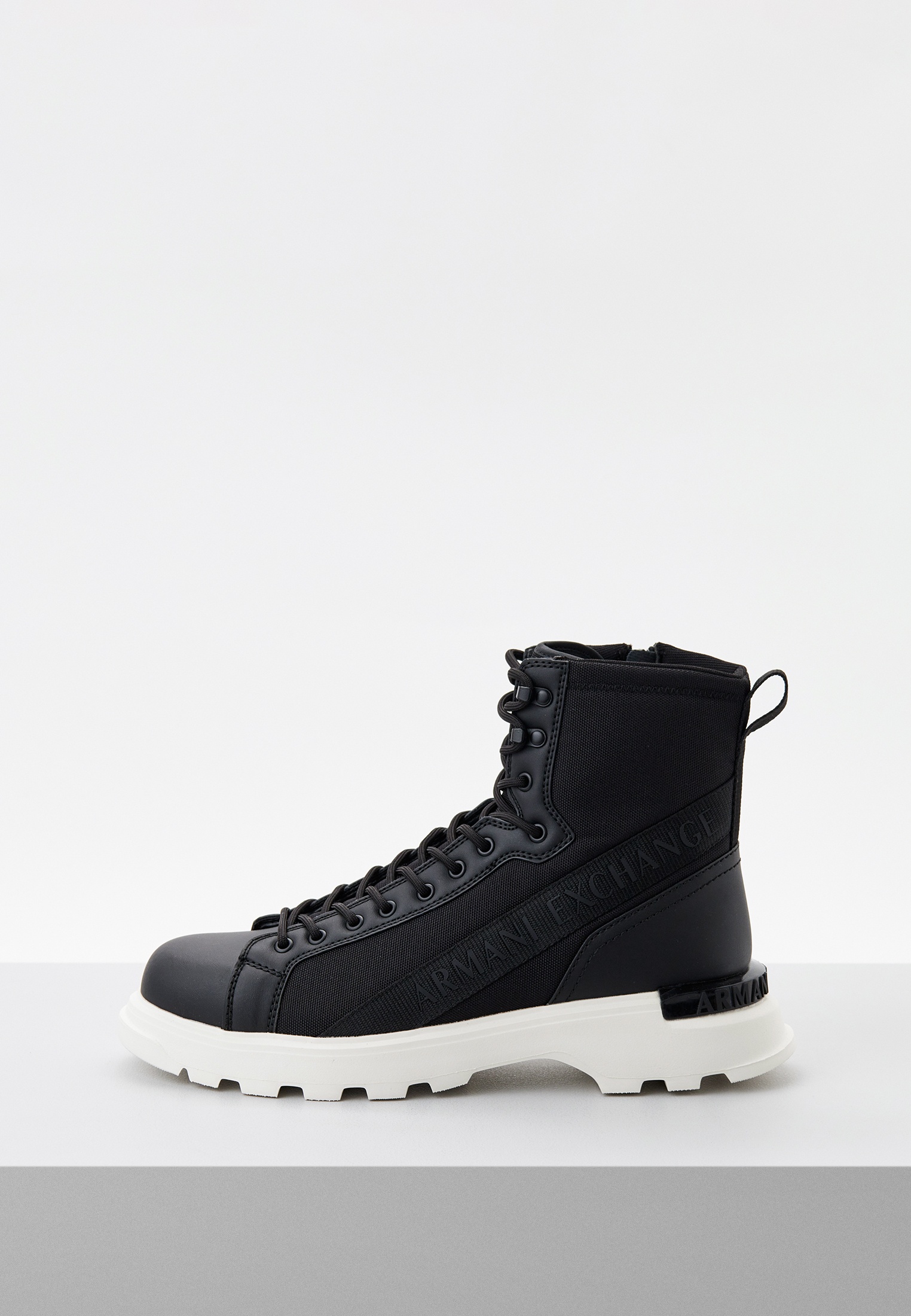 Мужские ботинки Armani Exchange XUM011 XV614 купить за 21615 руб.