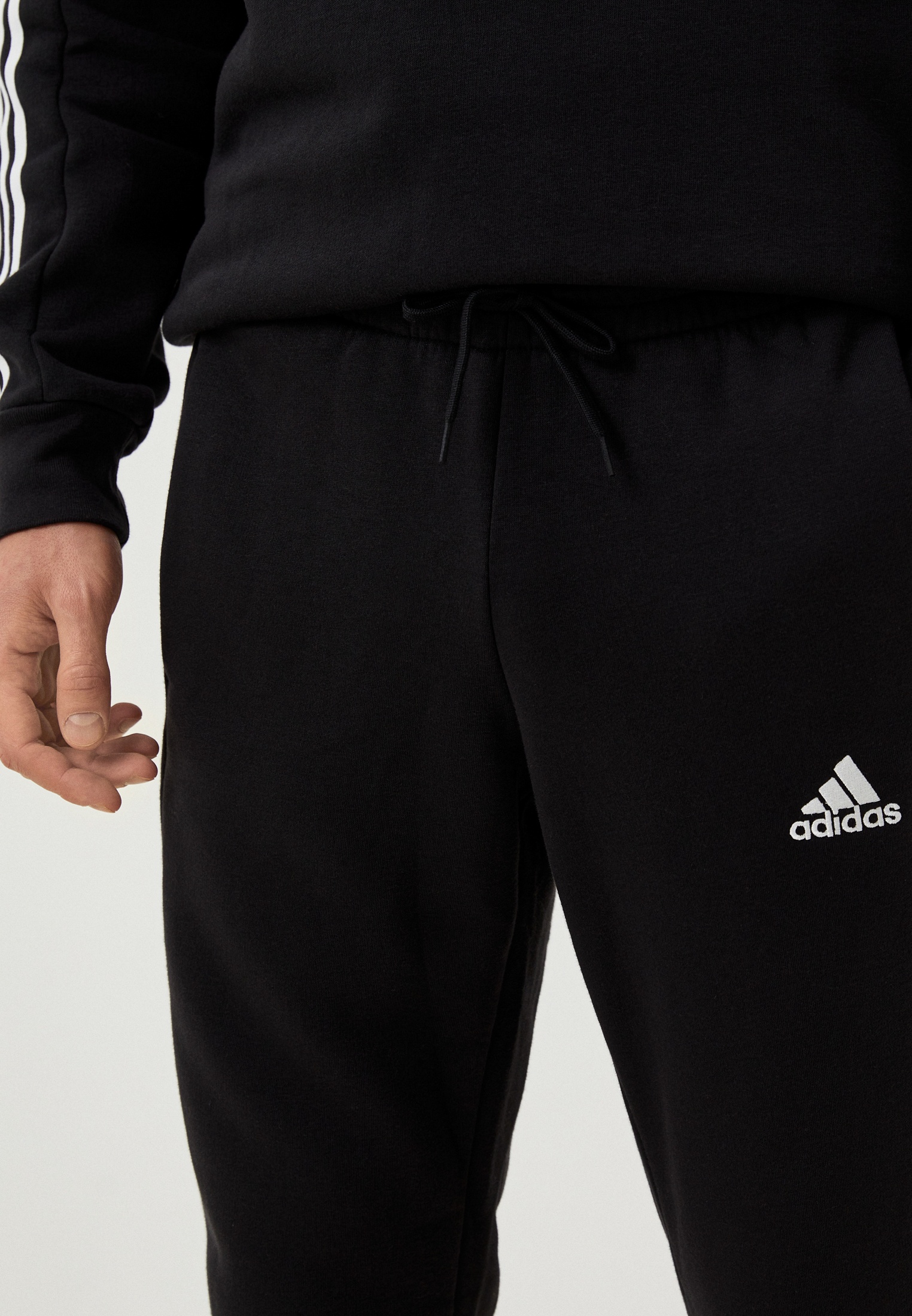 Мужские спортивные брюки Adidas (Адидас) IB4030 купить за 4099 руб.