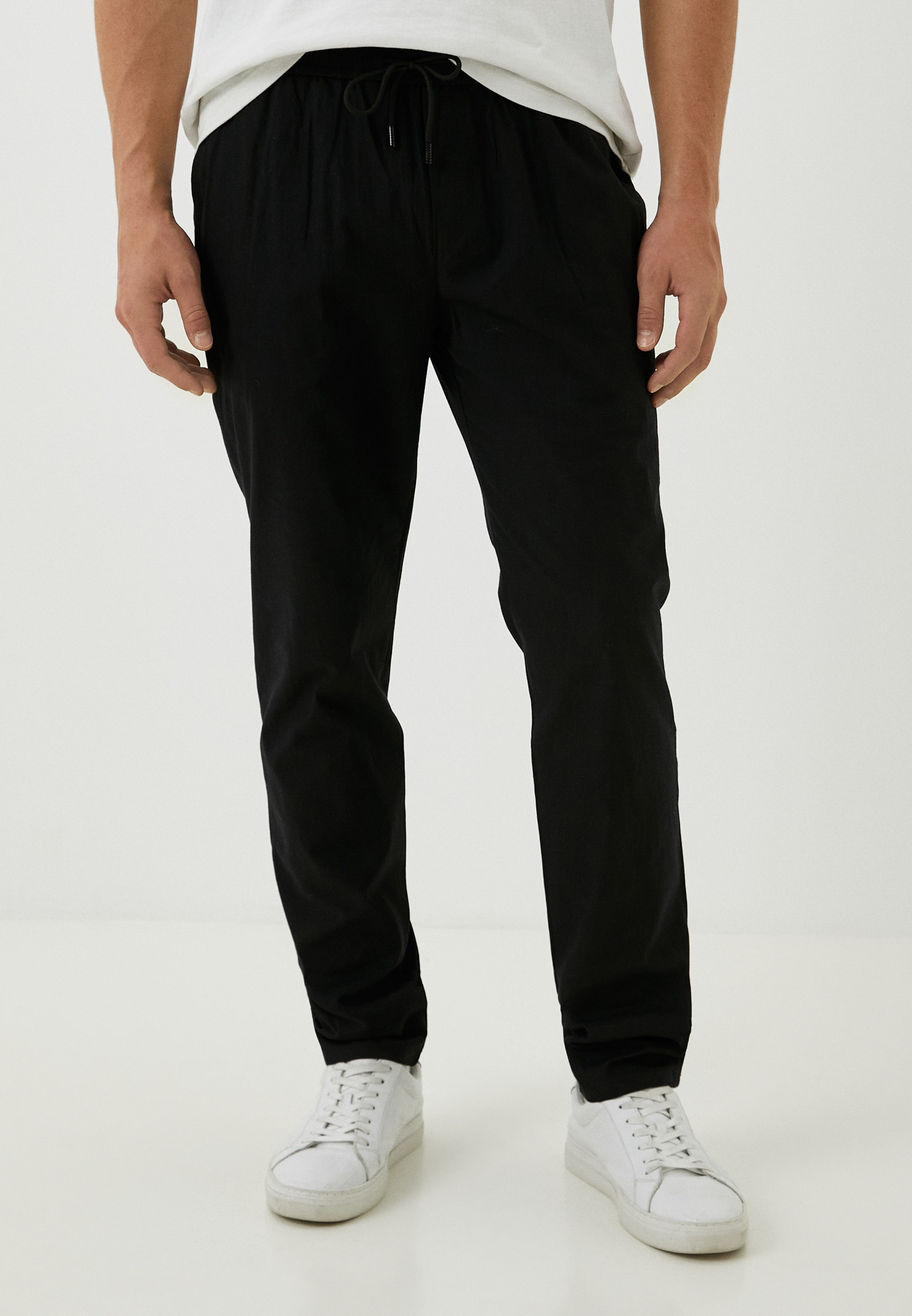 Мужские зауженные брюки Roberto Jordiani SS2023-19 купить за 2100 руб.