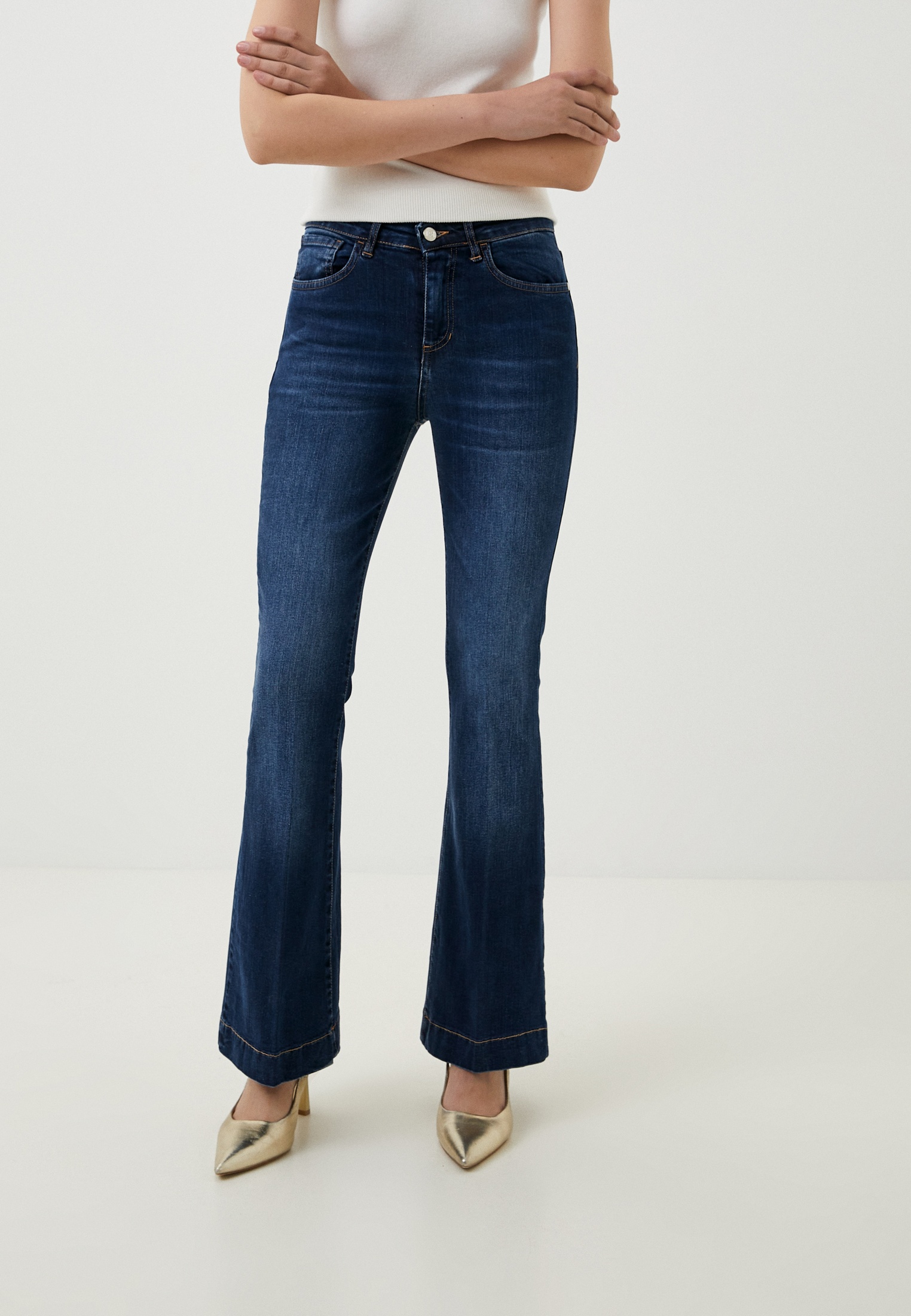 Широкие и расклешенные джинсы Rinascimento CFC0115449003