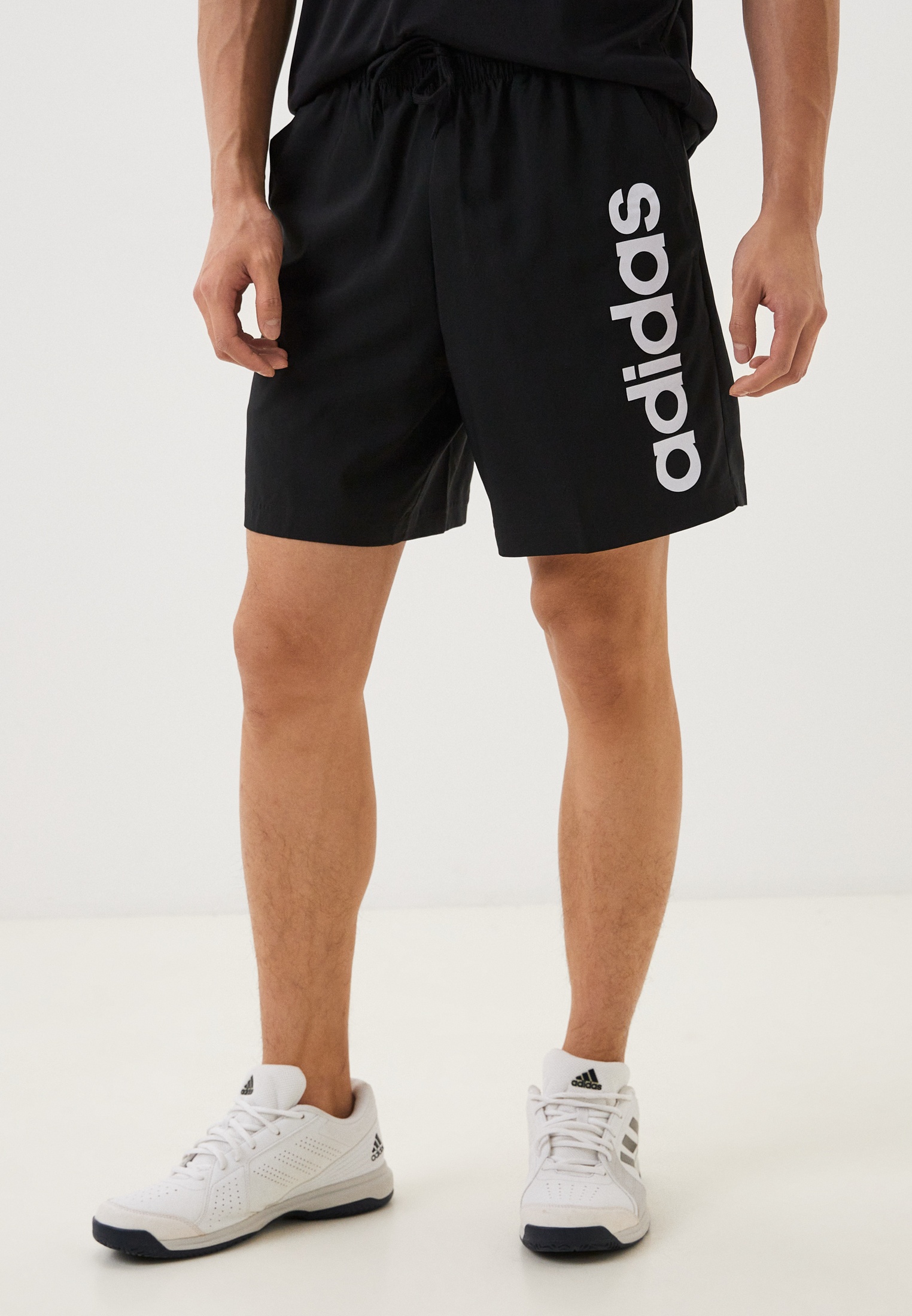 Мужские спортивные шорты Adidas (Адидас) IC9441