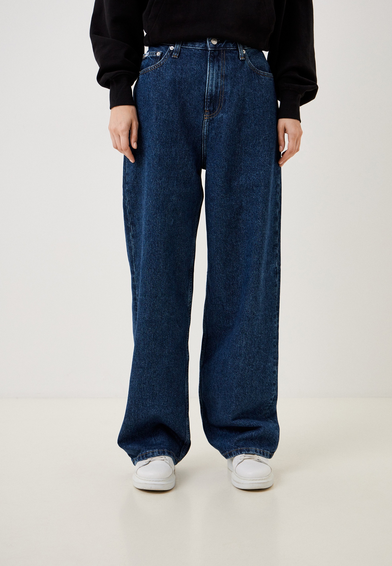 Широкие и расклешенные джинсы Calvin Klein Jeans J20J221766