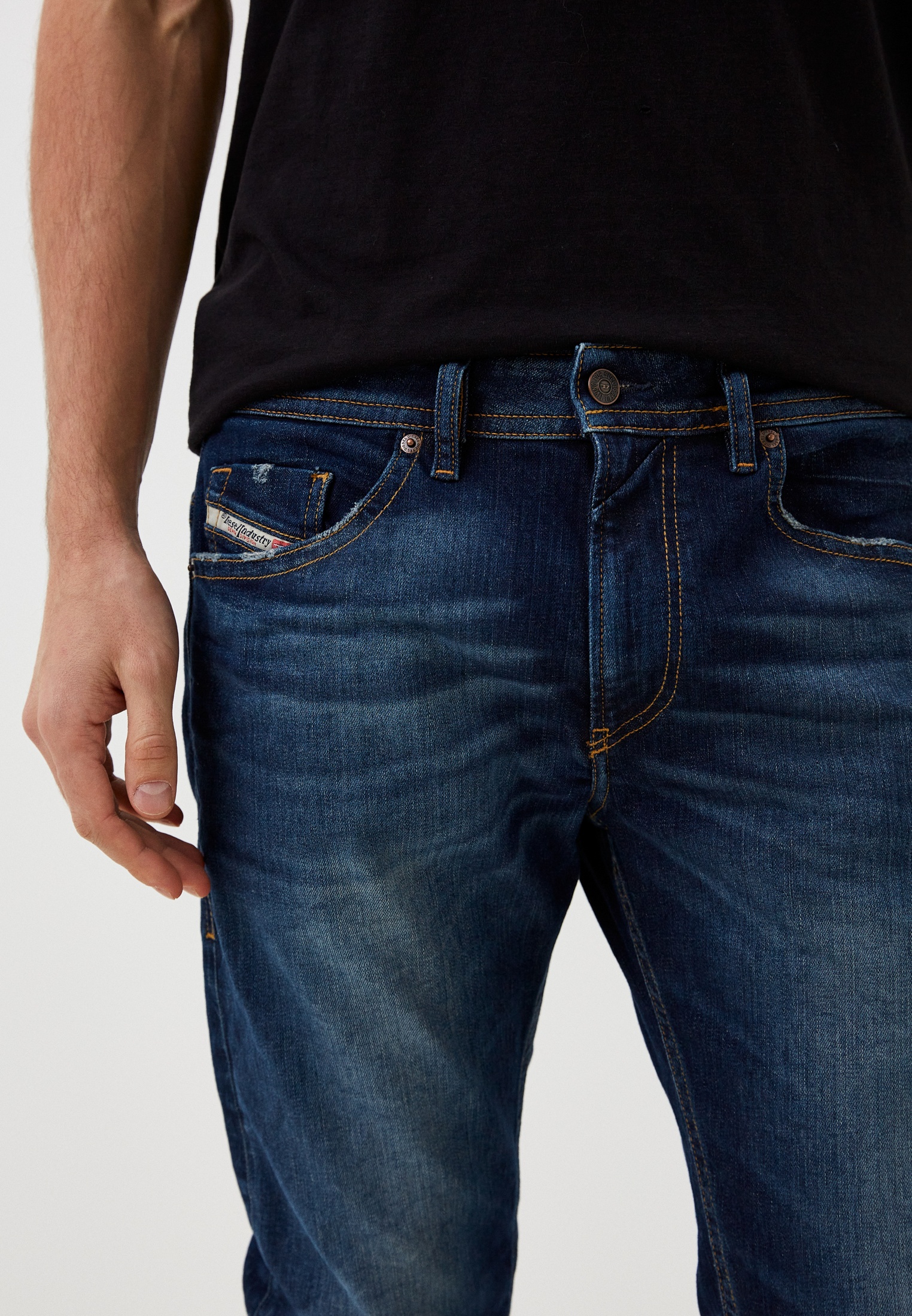Мужские зауженные джинсы Diesel (Дизель) 00SB6CR9C73: изображение 4