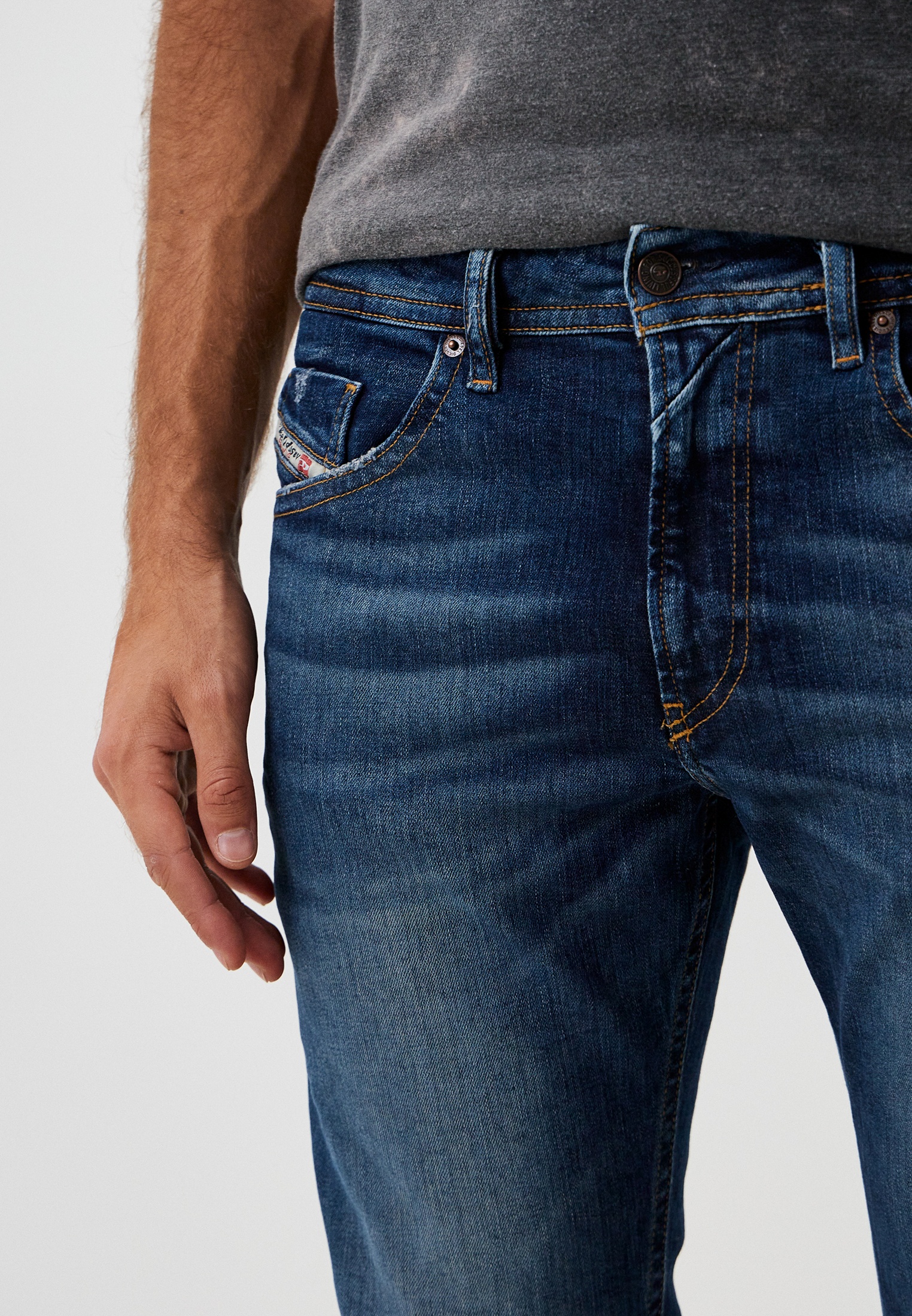 Мужские зауженные джинсы Diesel (Дизель) 00SB6DR9C73: изображение 4