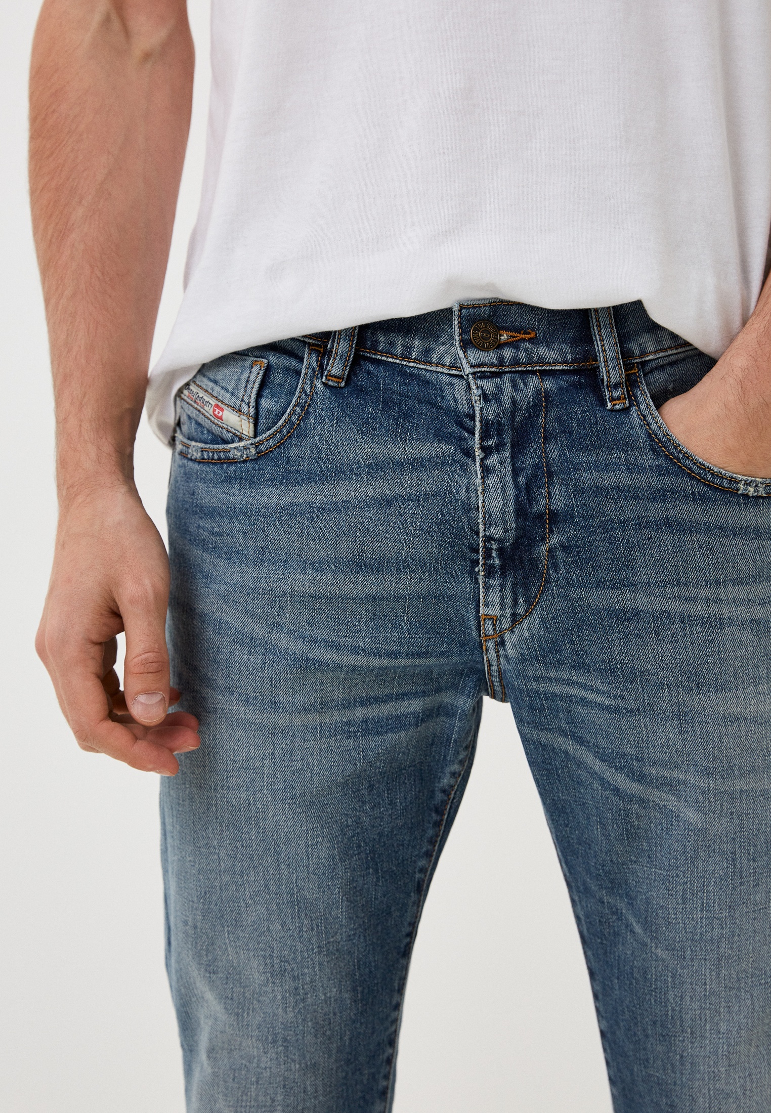 Мужские зауженные джинсы Diesel (Дизель) 00SPW4Z9A19: изображение 4