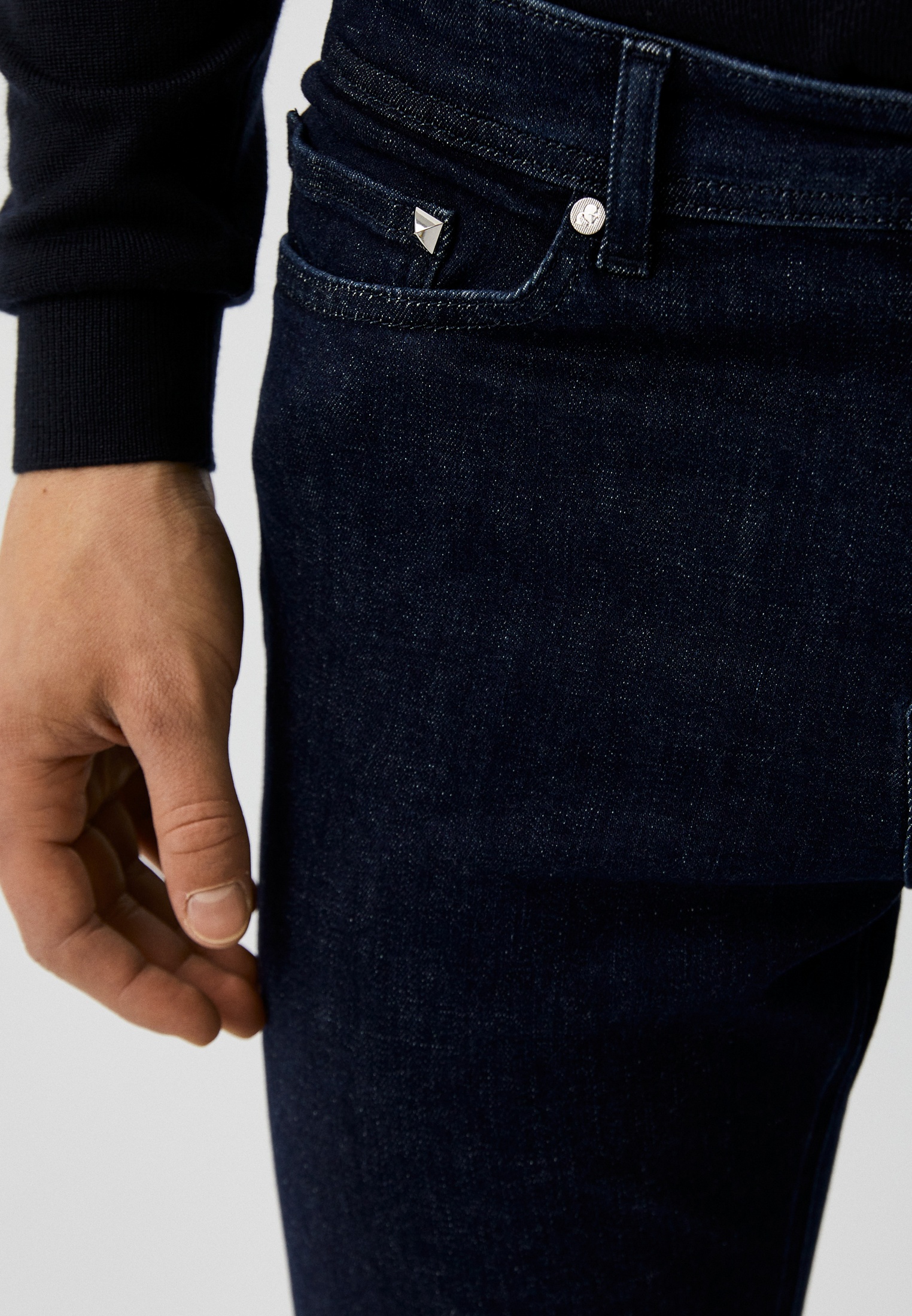 Мужские зауженные джинсы Karl Lagerfeld (Карл Лагерфельд) 265842-534866: изображение 4
