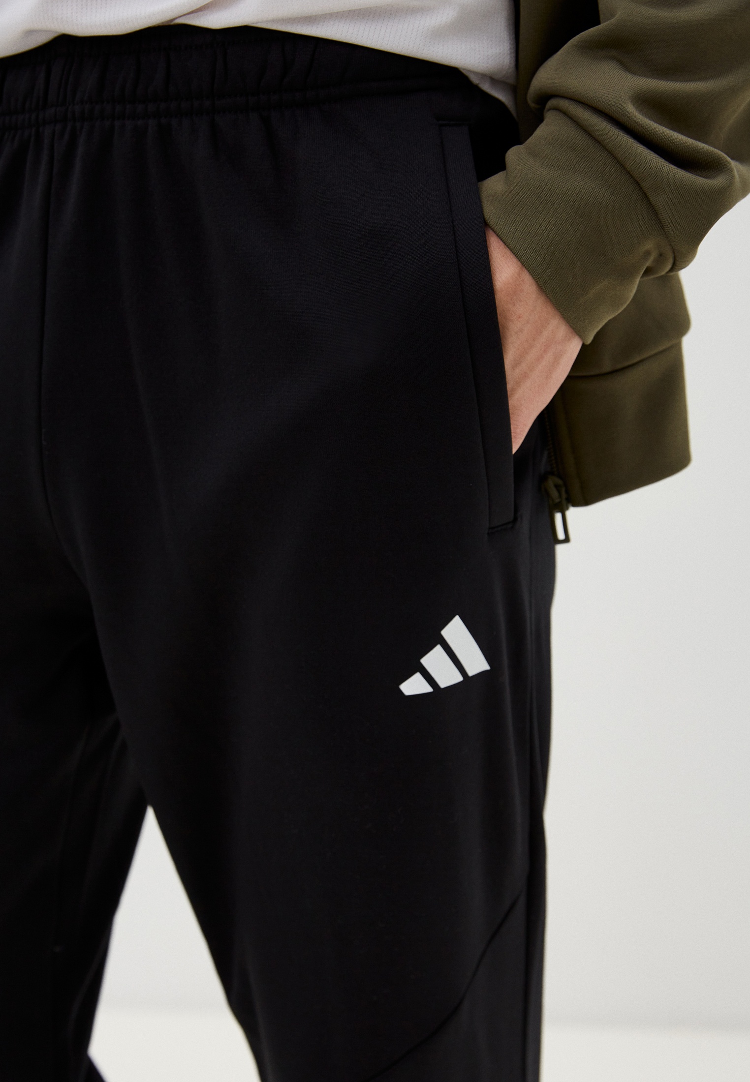 Мужские спортивные брюки Adidas (Адидас) HZ3059 купить за 4199 руб.