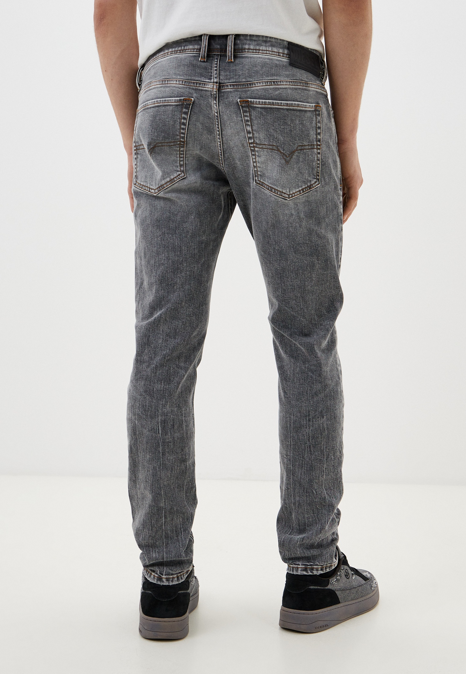 Мужские зауженные джинсы Diesel (Дизель) 00SWJE009FW: изображение 3