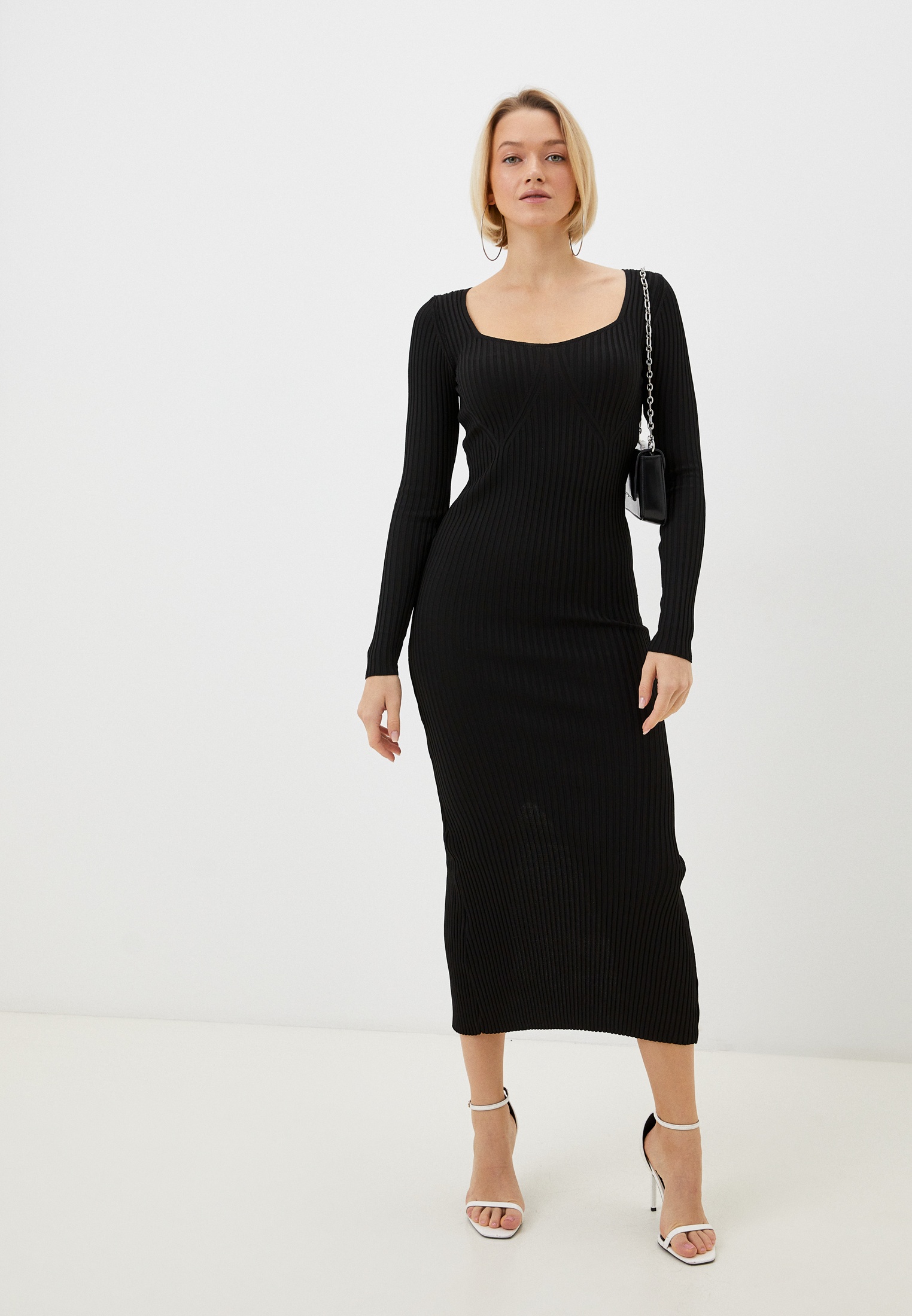 Вязаное платье LeOtra Leo32516