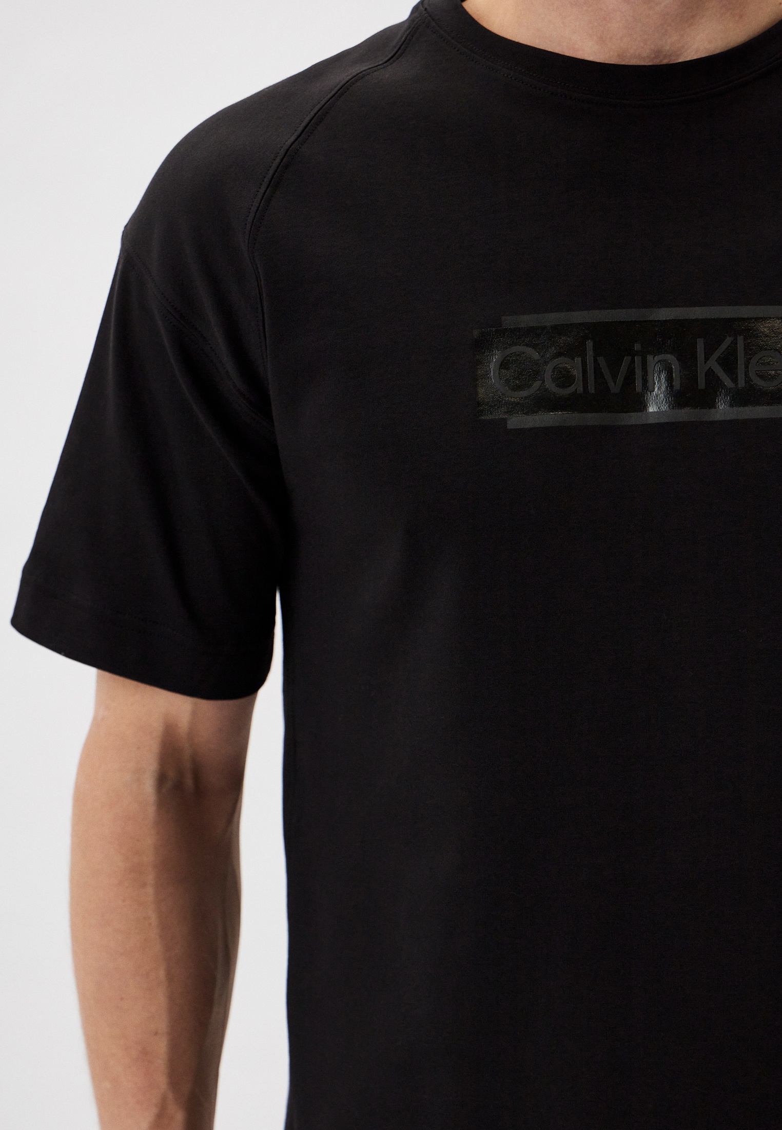 Мужская футболка Calvin Klein (Кельвин Кляйн) K10K112202: изображение 4
