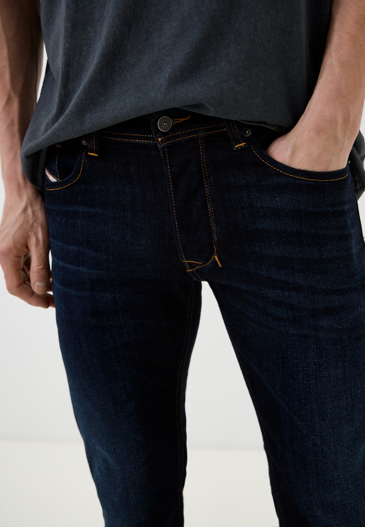 Мужские прямые джинсы Diesel (Дизель) 00C06Q009ZS: изображение 4