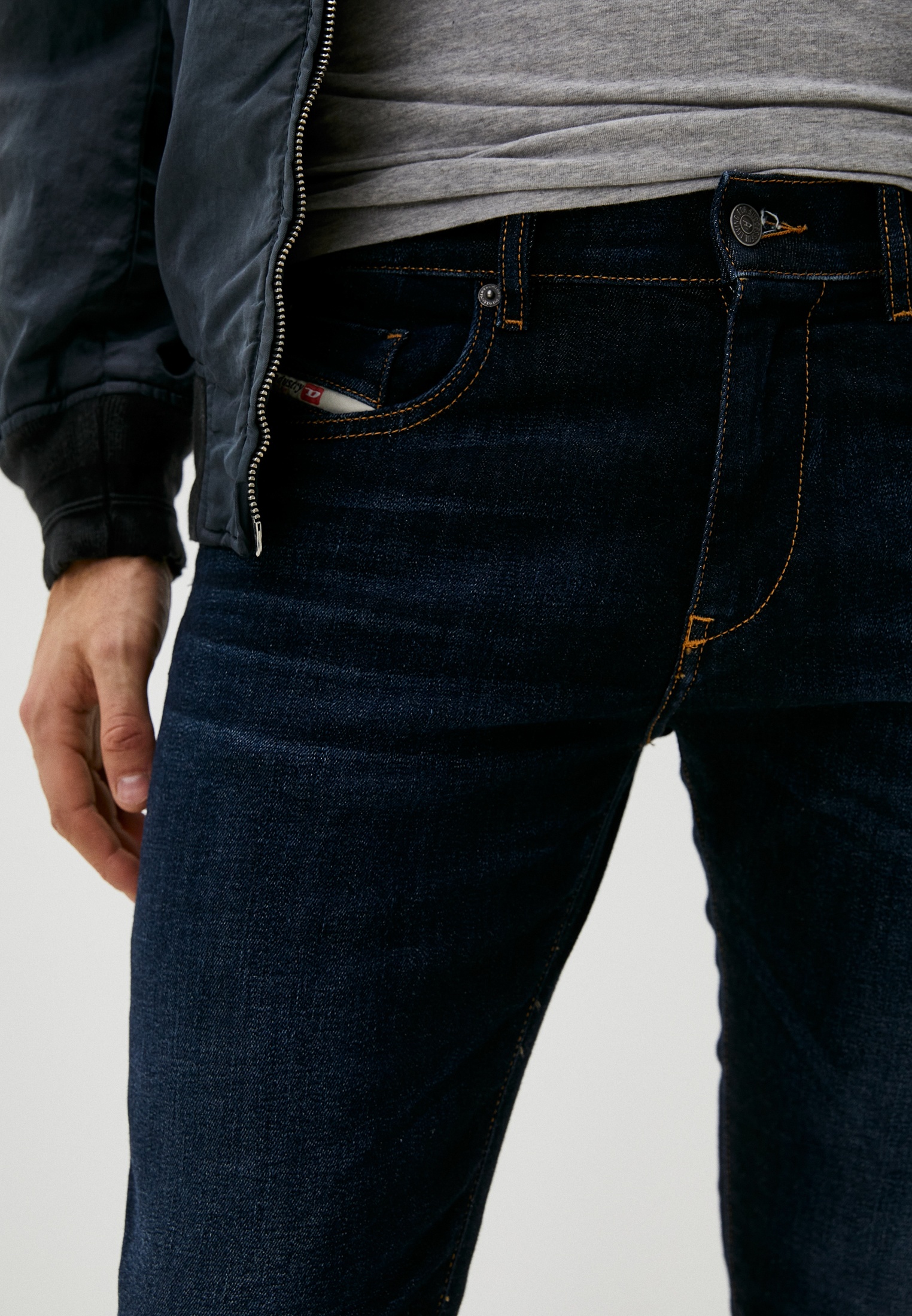 Мужские зауженные джинсы Diesel (Дизель) A03558009ZS: изображение 4