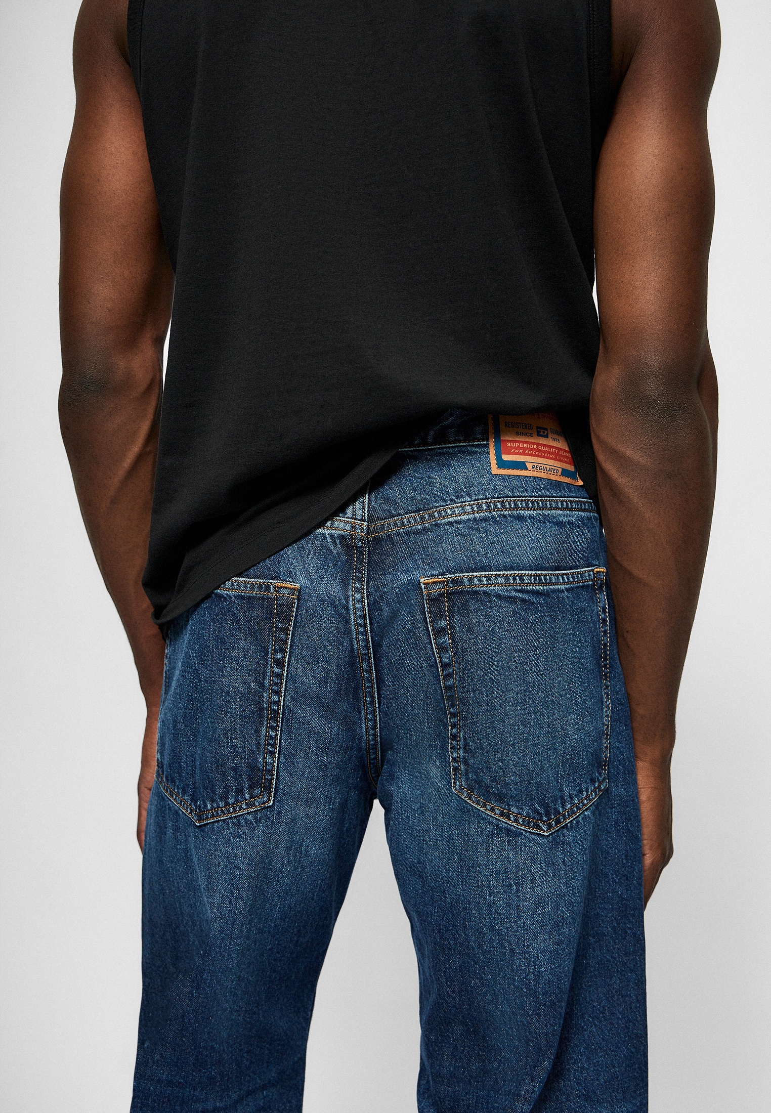 Мужские прямые джинсы Diesel (Дизель) A0356409I27: изображение 9