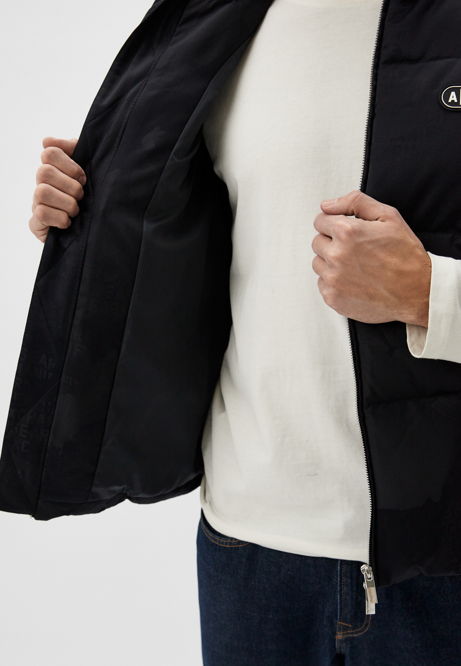 Жилет мужской Armani Exchange 3DZQL5 ZN3HZ купить за 25545 руб.