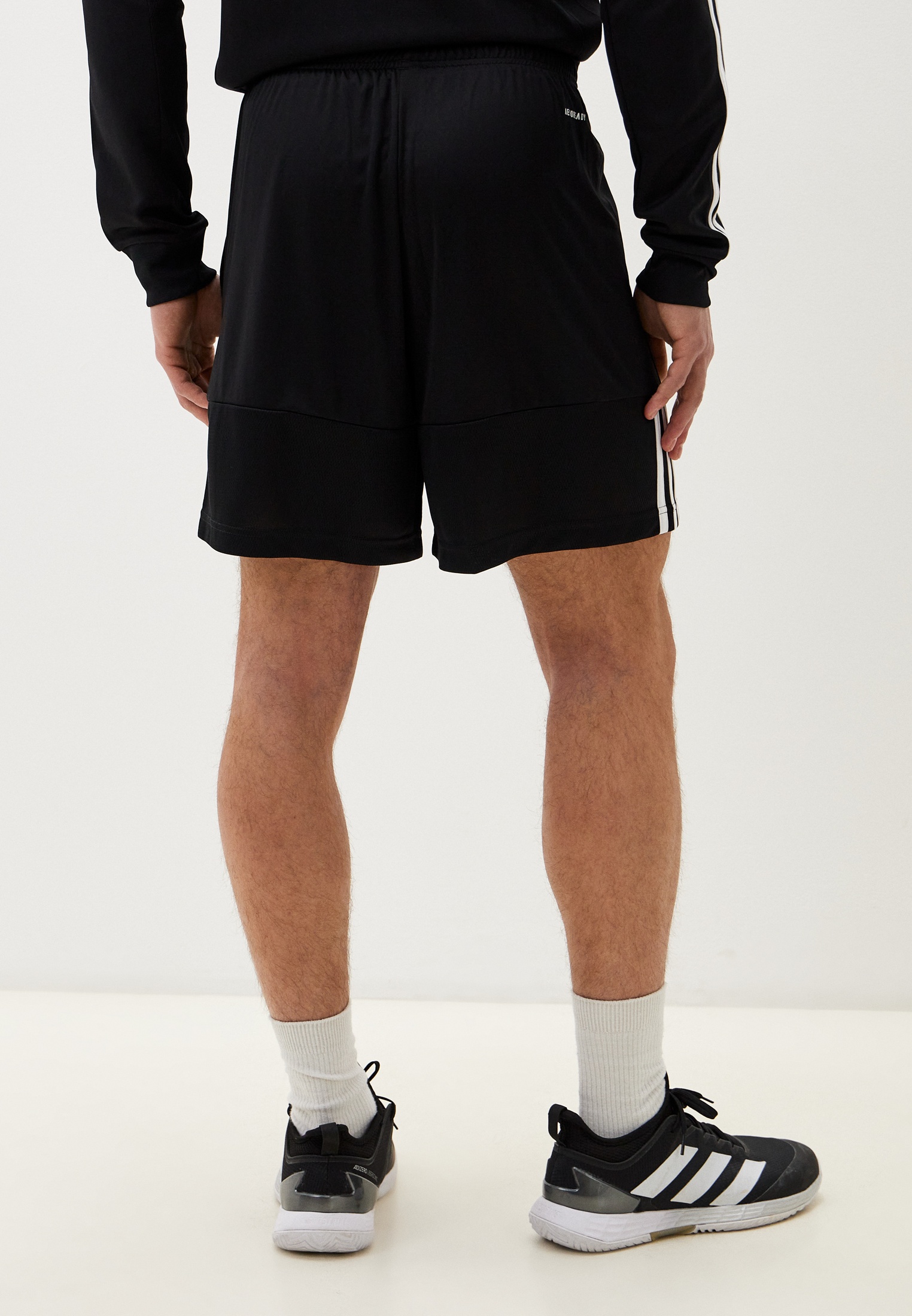 Мужские спортивные шорты Adidas (Адидас) IR9736 купить за 5399 руб.