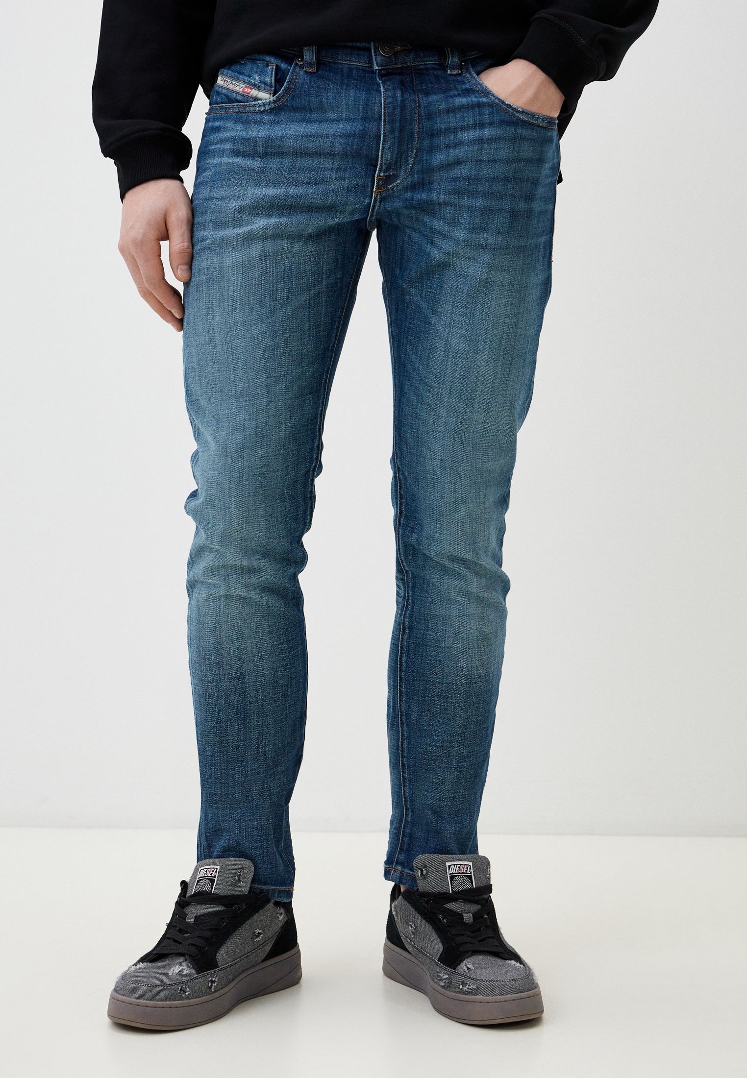 Мужские зауженные джинсы Diesel (Дизель) A035580DQAE: изображение 1