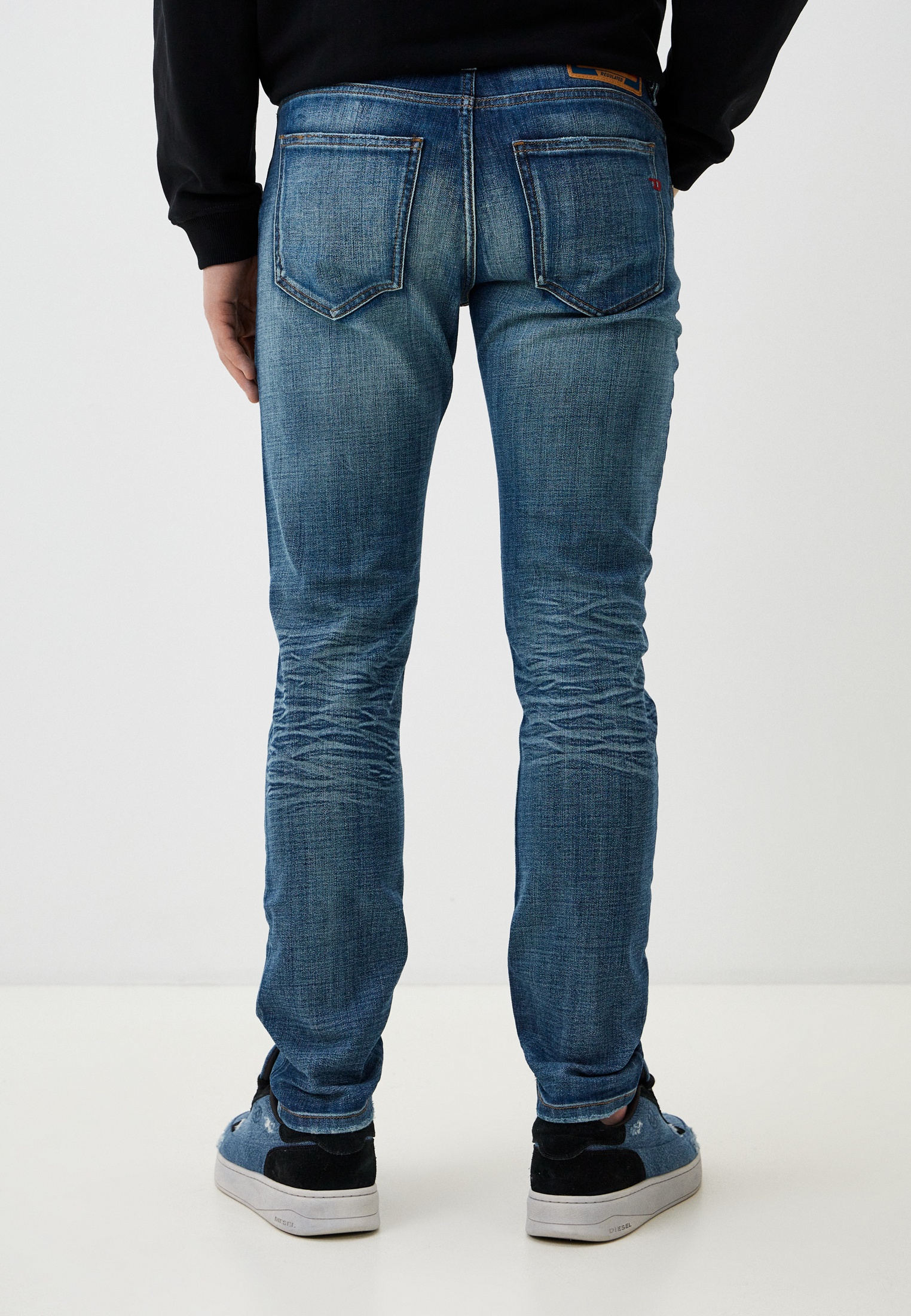 Мужские зауженные джинсы Diesel (Дизель) A035580DQAE: изображение 3