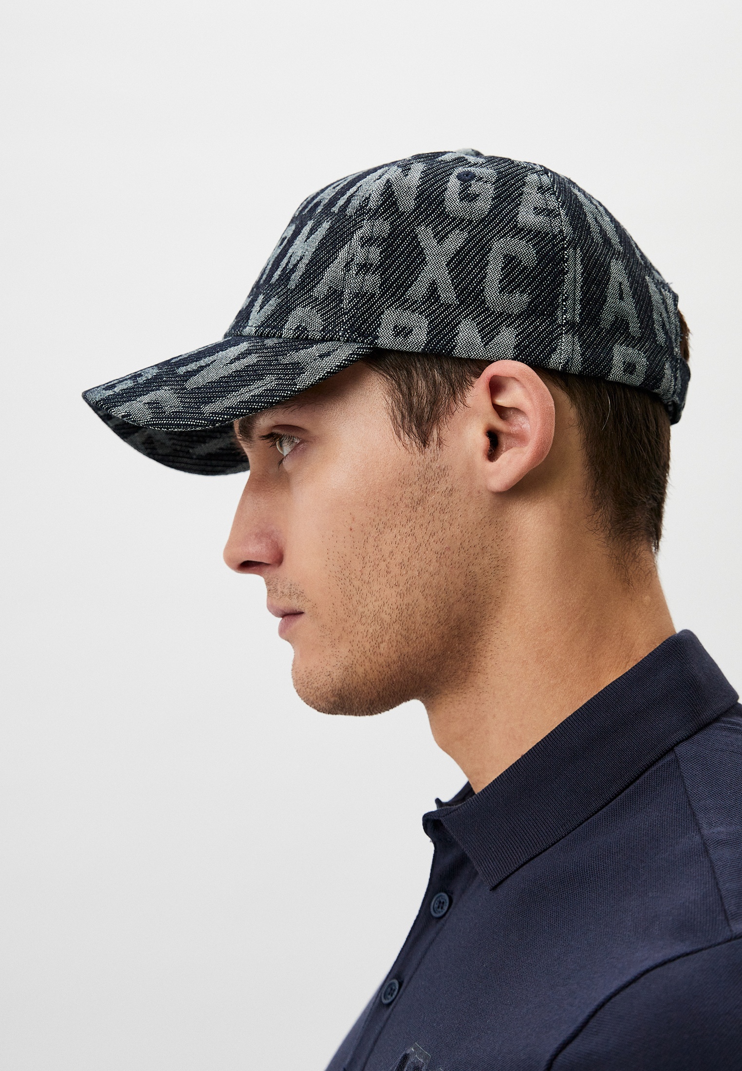Бейсболка мужская Armani Exchange 954205 4R102 купить за 7905 руб.