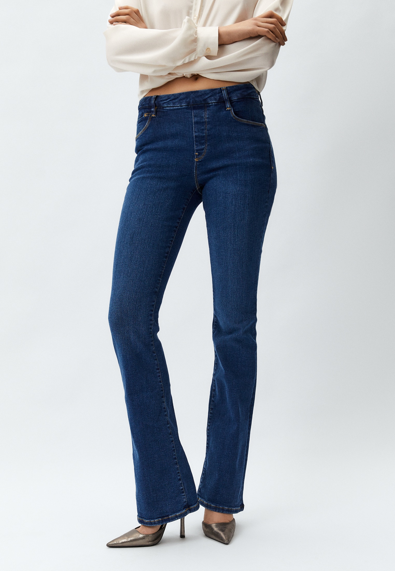 Широкие и расклешенные джинсы Guess (Гесс) W4GA58D5BR0