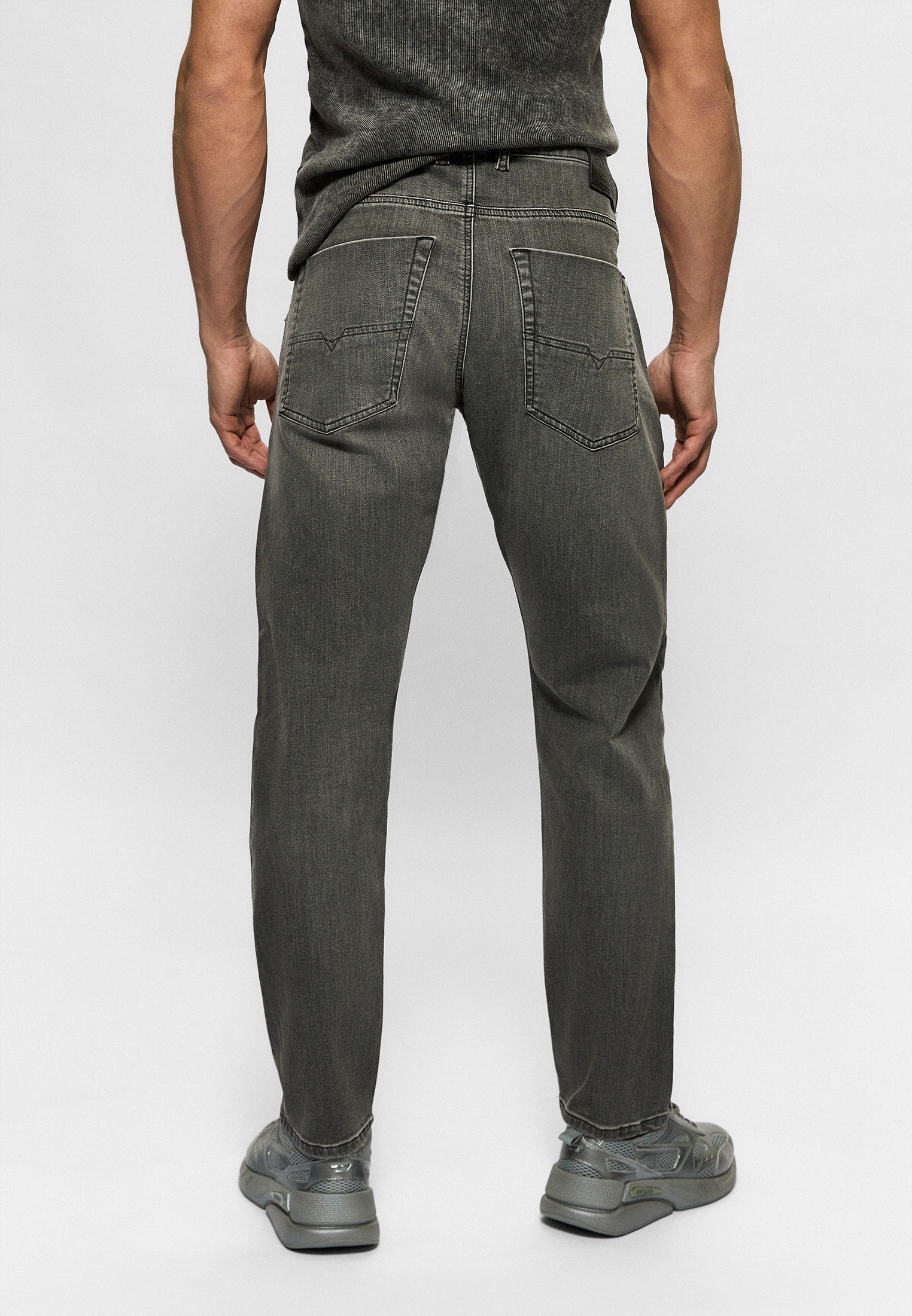 Мужские зауженные джинсы Diesel (Дизель) A0189709D06: изображение 3