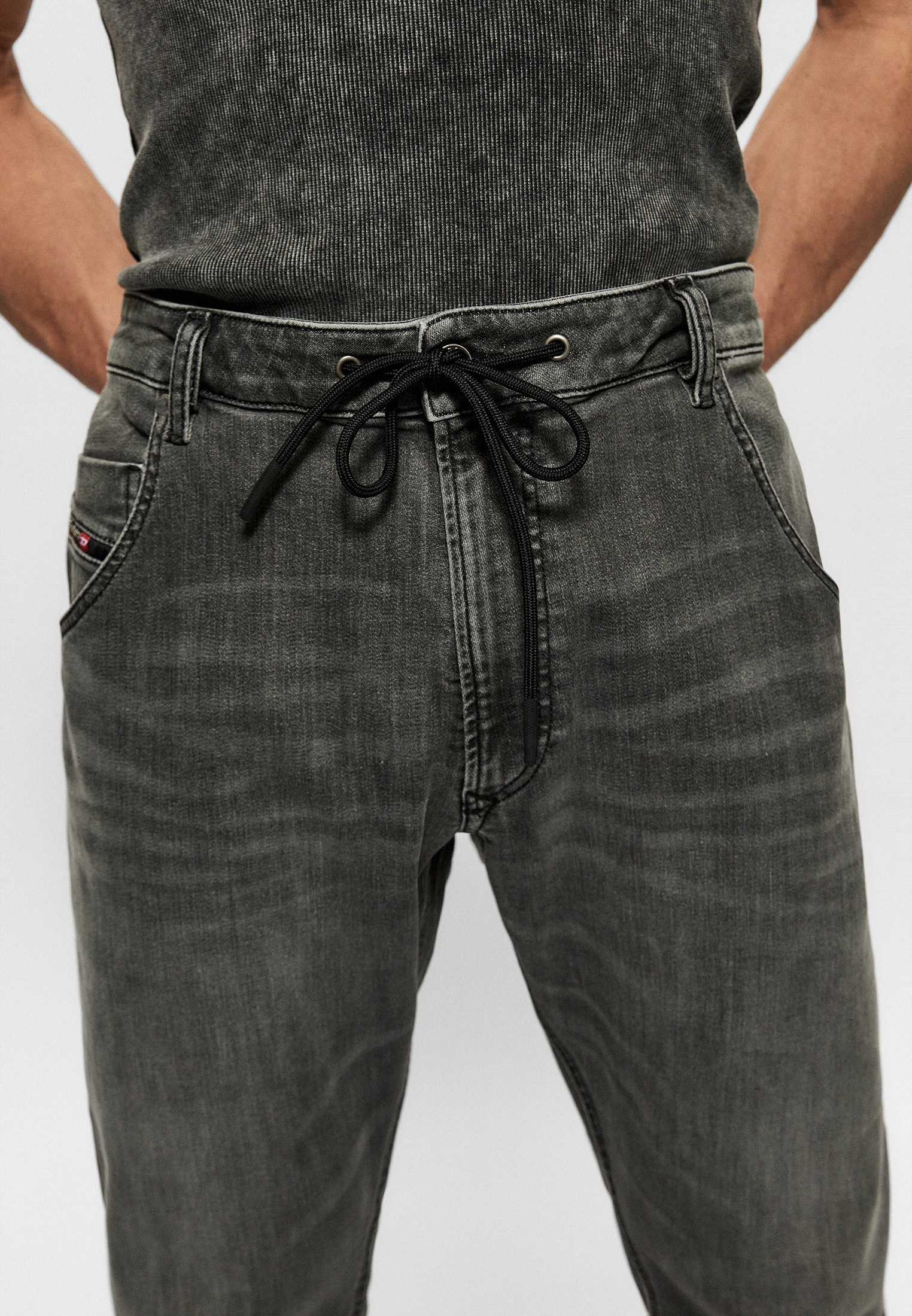 Мужские зауженные джинсы Diesel (Дизель) A0189709D06: изображение 4