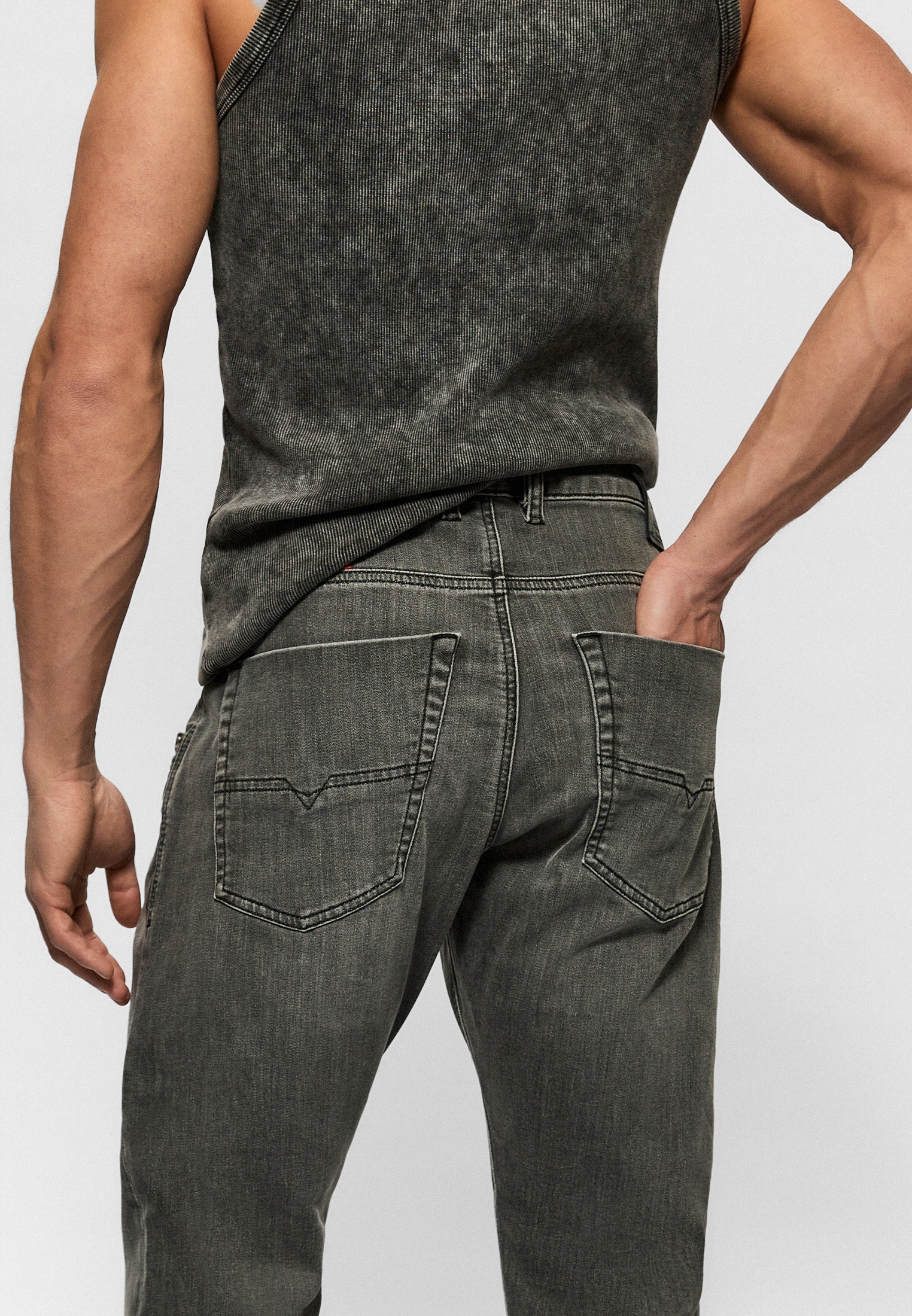 Мужские зауженные джинсы Diesel (Дизель) A0189709D06: изображение 5