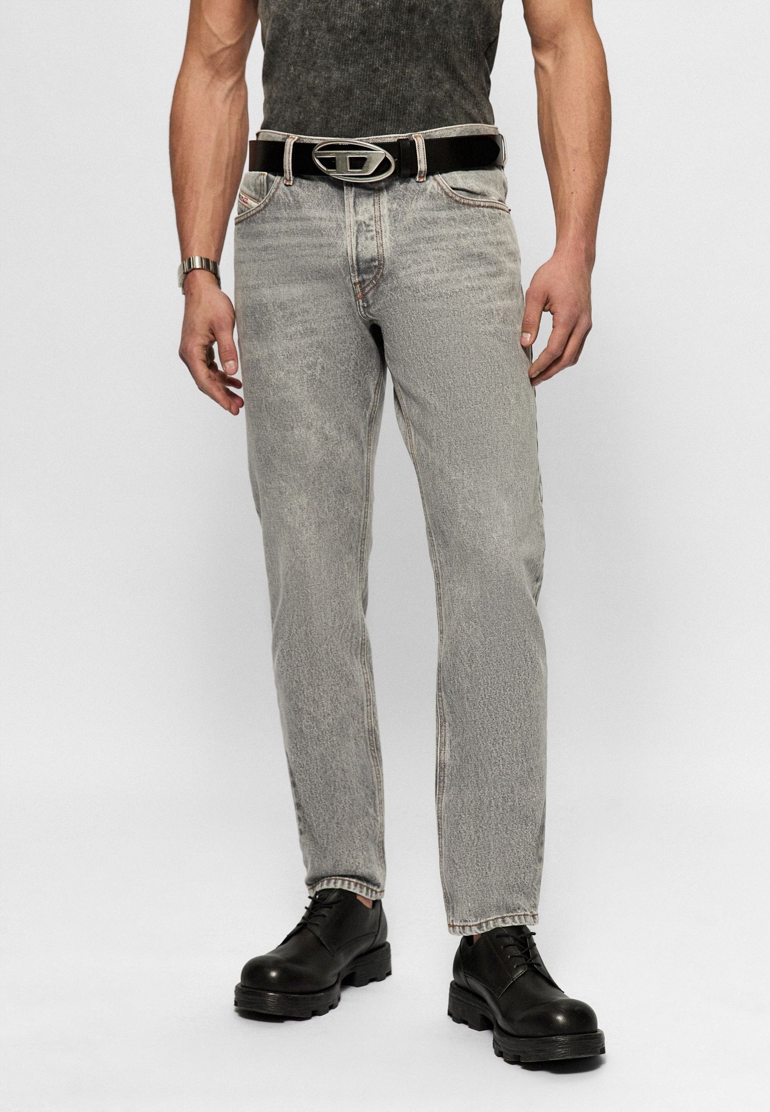 Мужские зауженные джинсы Diesel (Дизель) A04302007D4: изображение 1