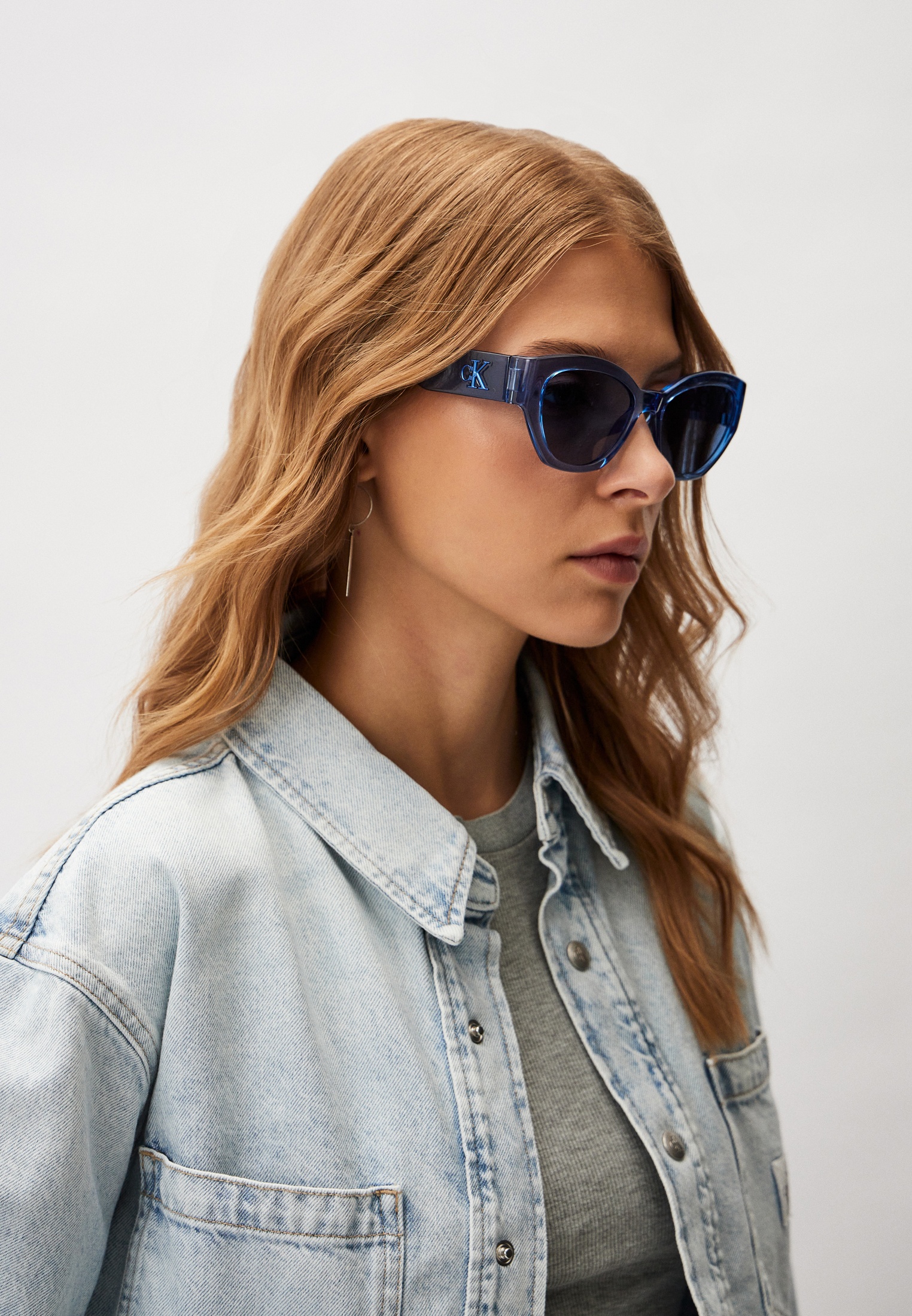 Женские солнцезащитные очки Calvin Klein Jeans CKJ22634S