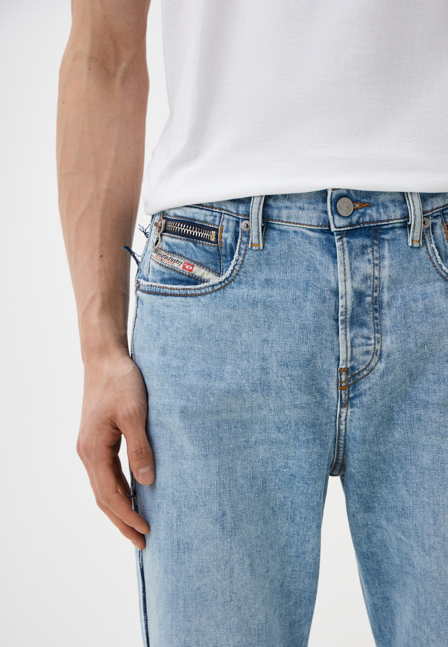 Мужские зауженные джинсы Diesel (Дизель) A0967209F41: изображение 4